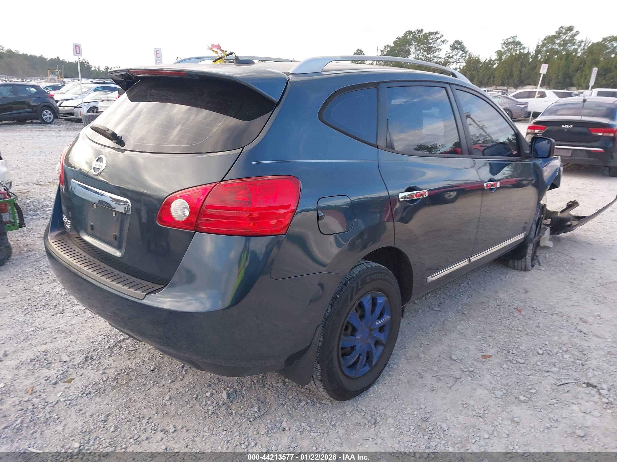 NISSAN ROGUE image 4