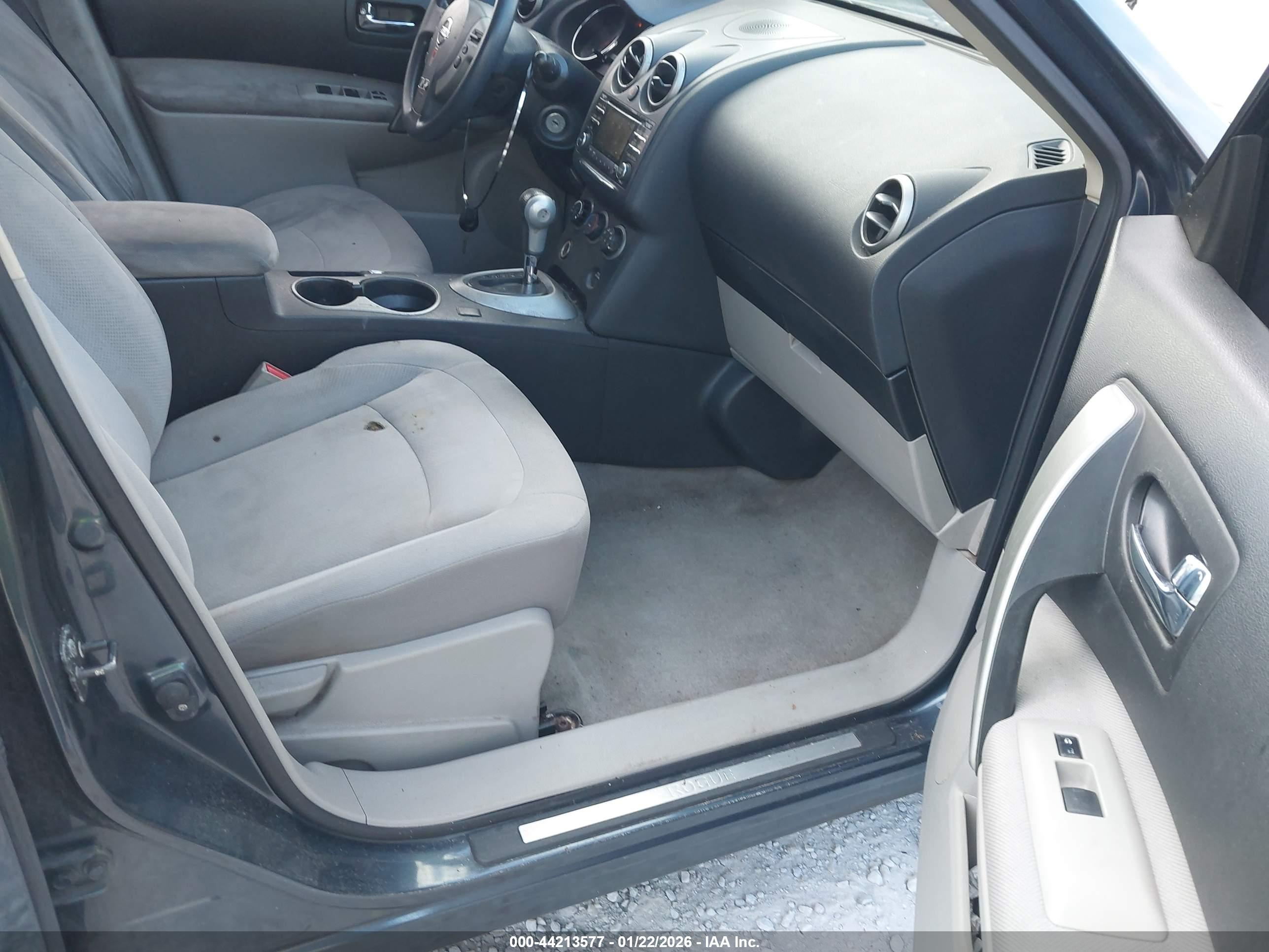 NISSAN ROGUE image 5