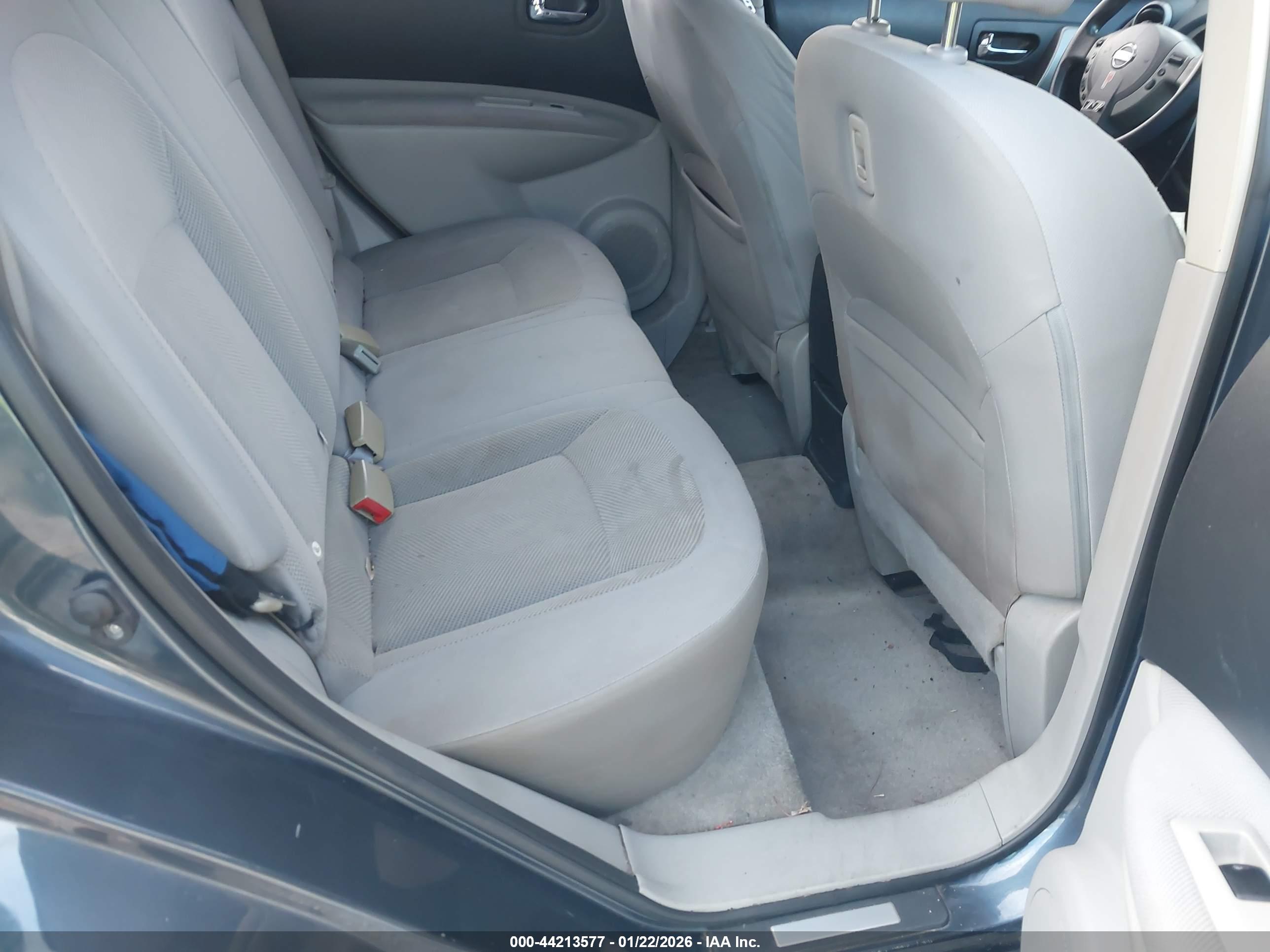 NISSAN ROGUE image 8