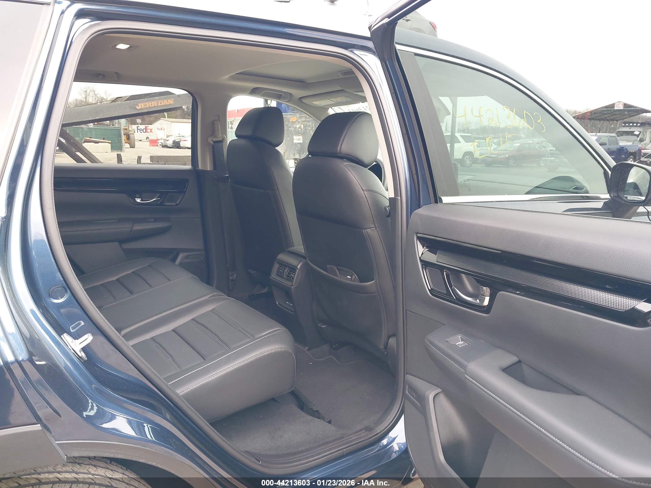 HONDA CR-V image 8