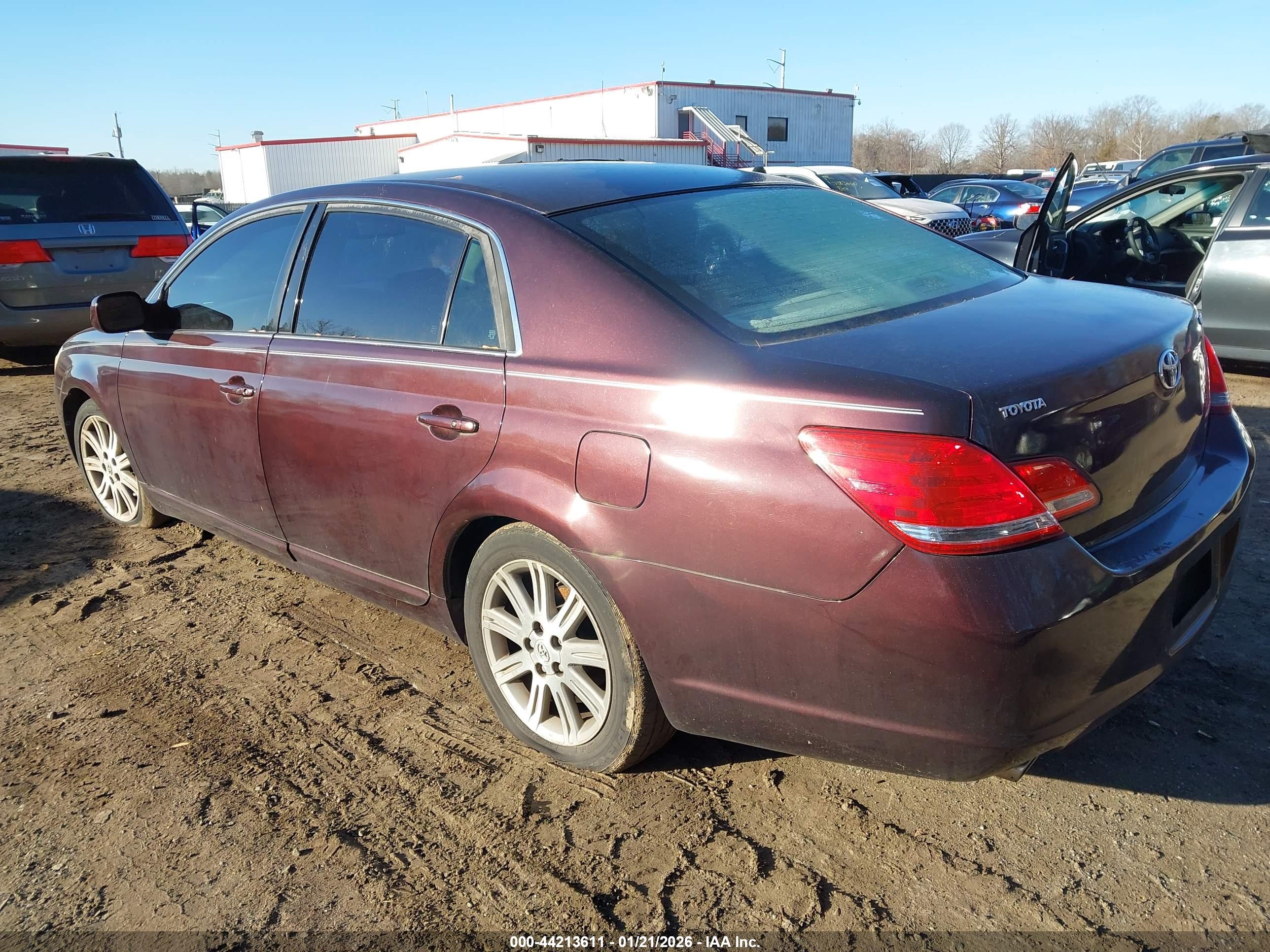 TOYOTA AVALON image 3
