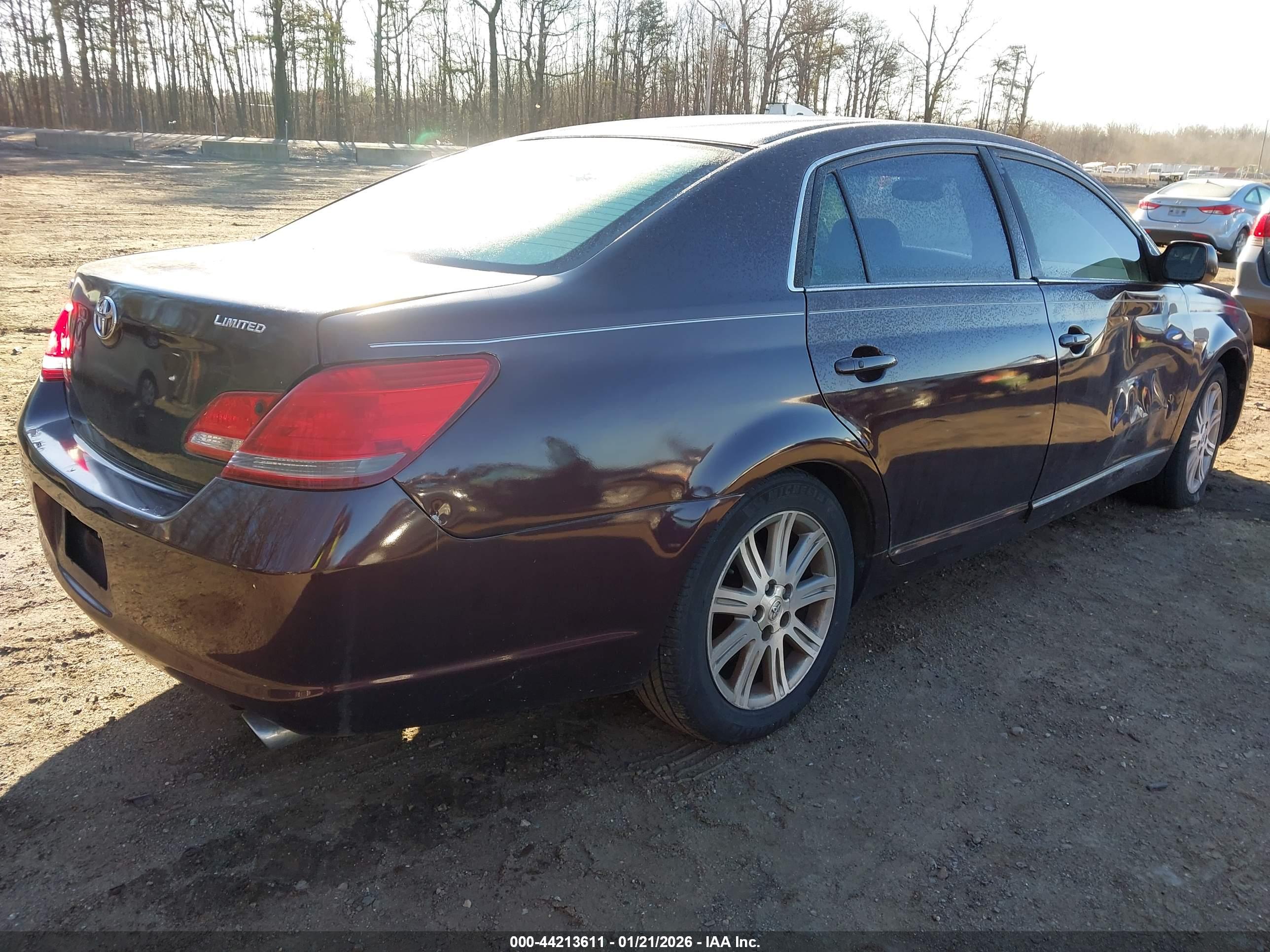 TOYOTA AVALON image 4