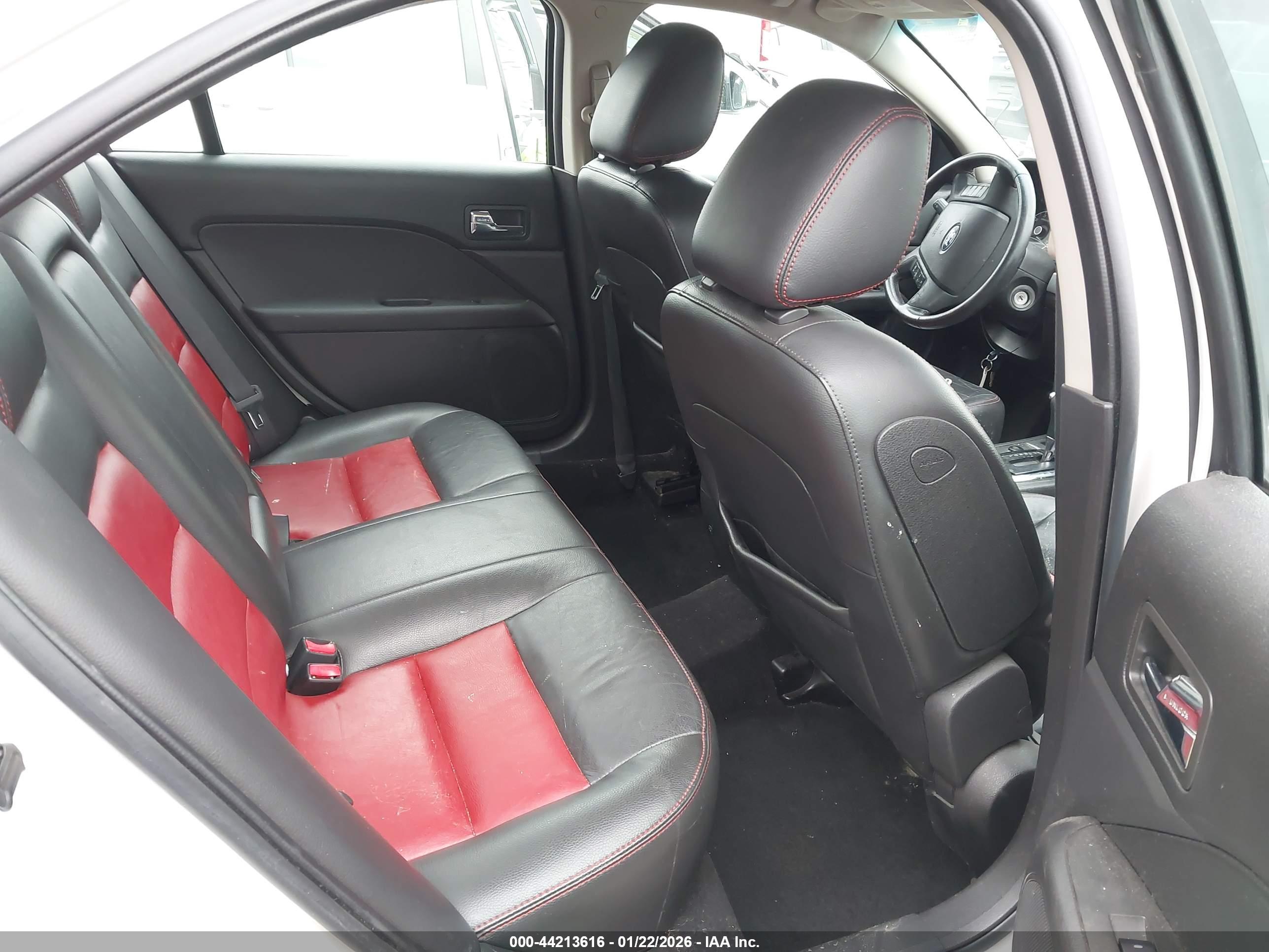 FORD FUSION image 8