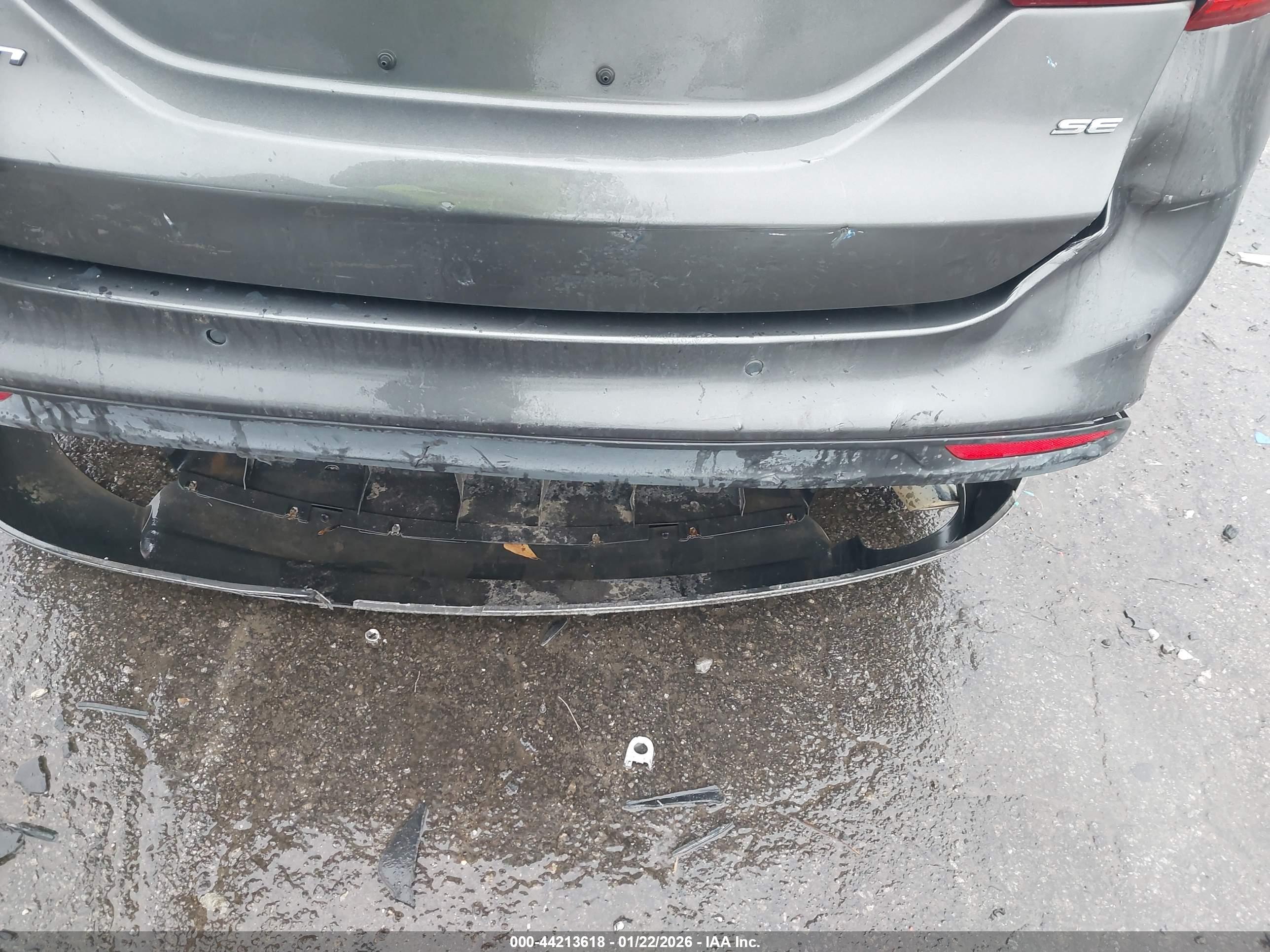 FORD FUSION image 6