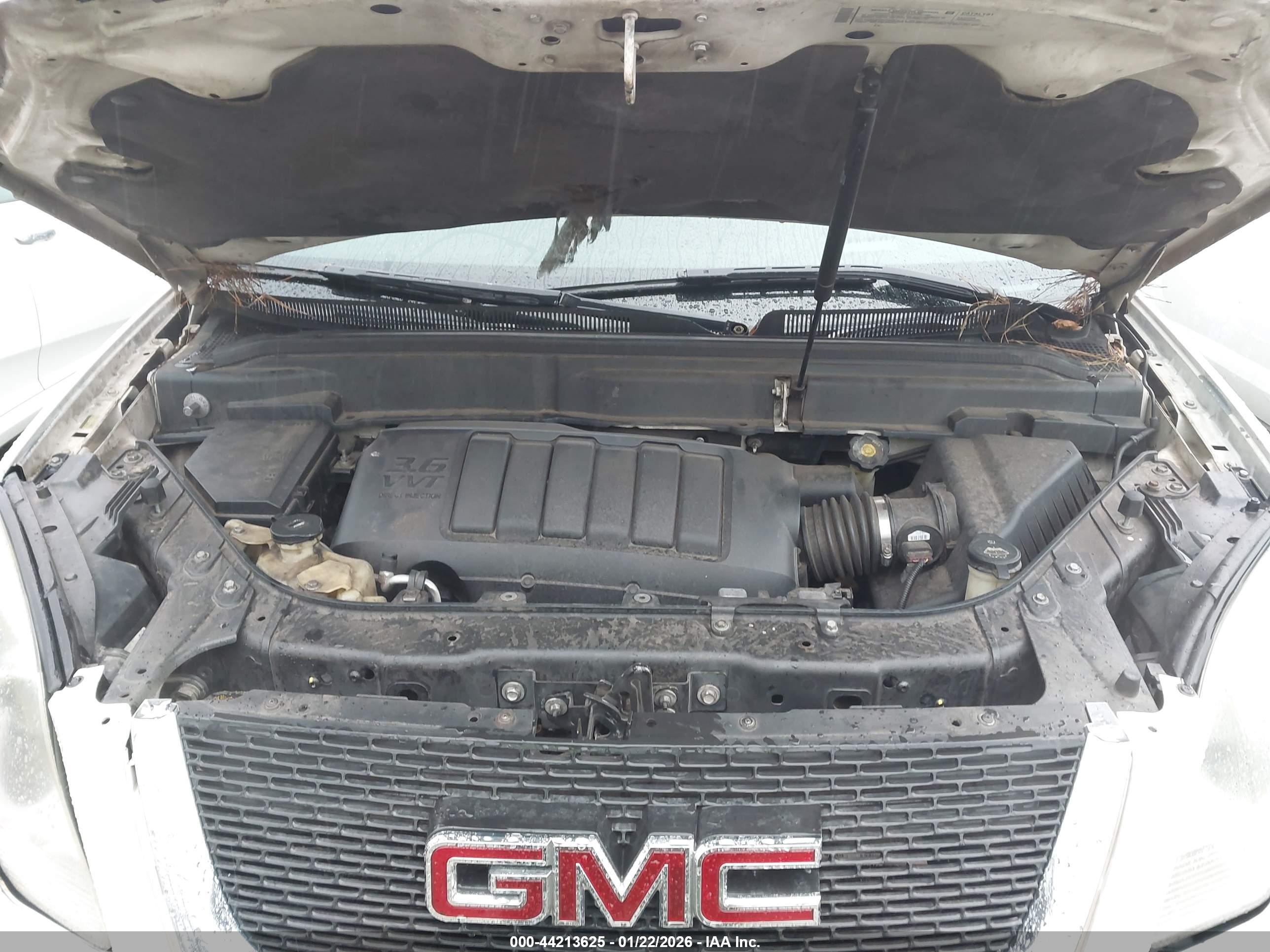 GMC ACADIA image 10
