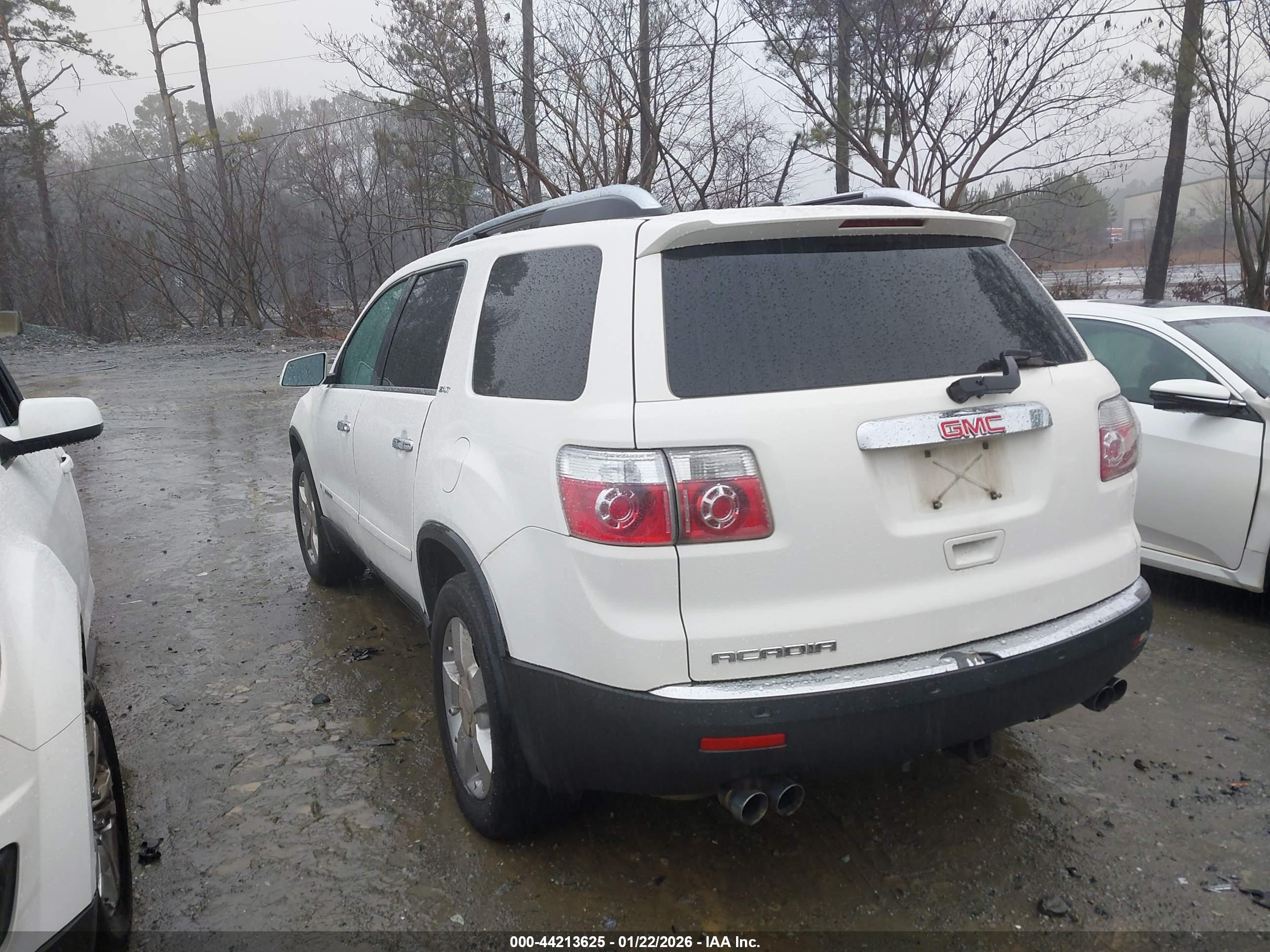 GMC ACADIA image 3