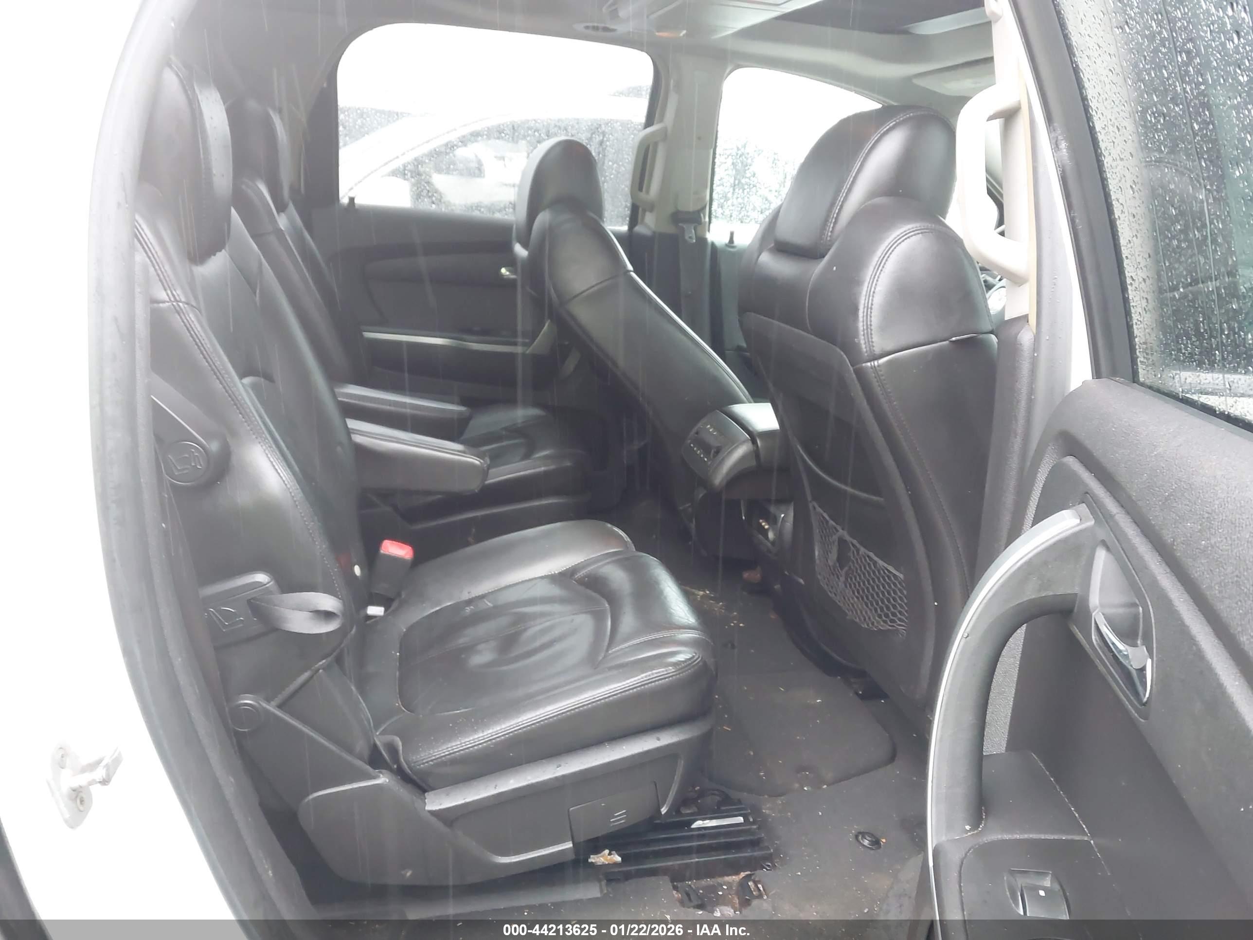 GMC ACADIA image 8