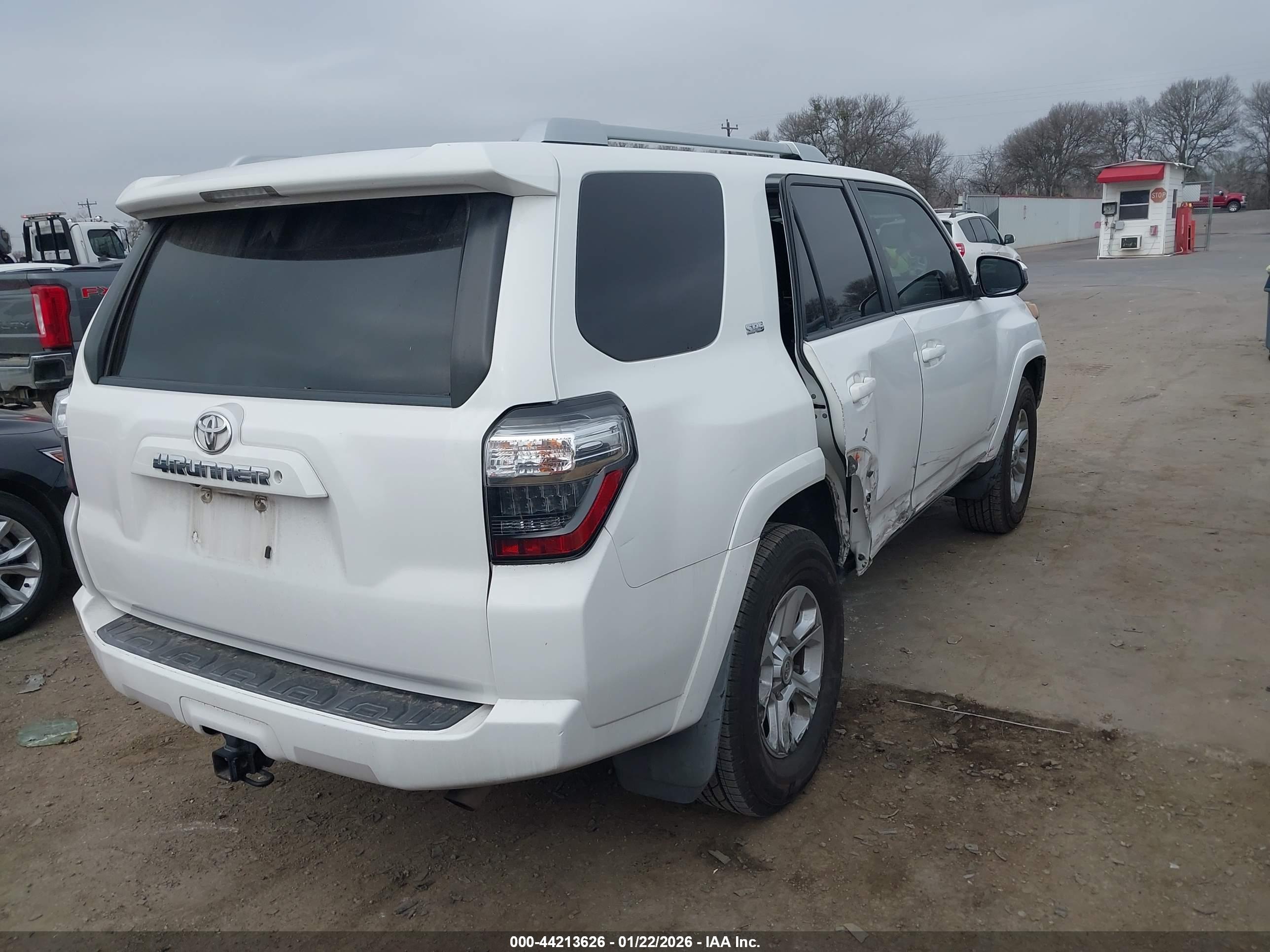 TOYOTA 4RUNNER image 4
