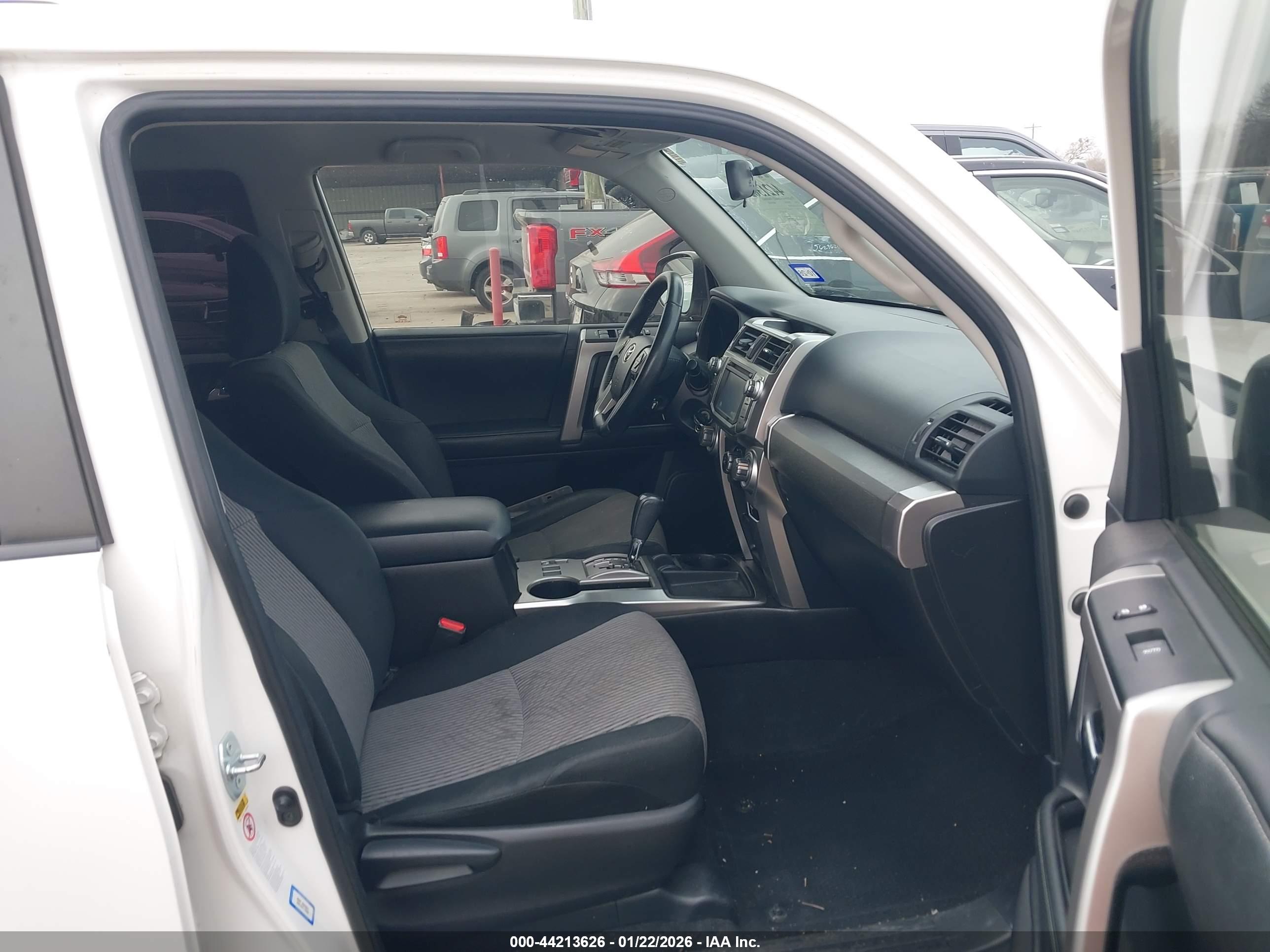 TOYOTA 4RUNNER image 5