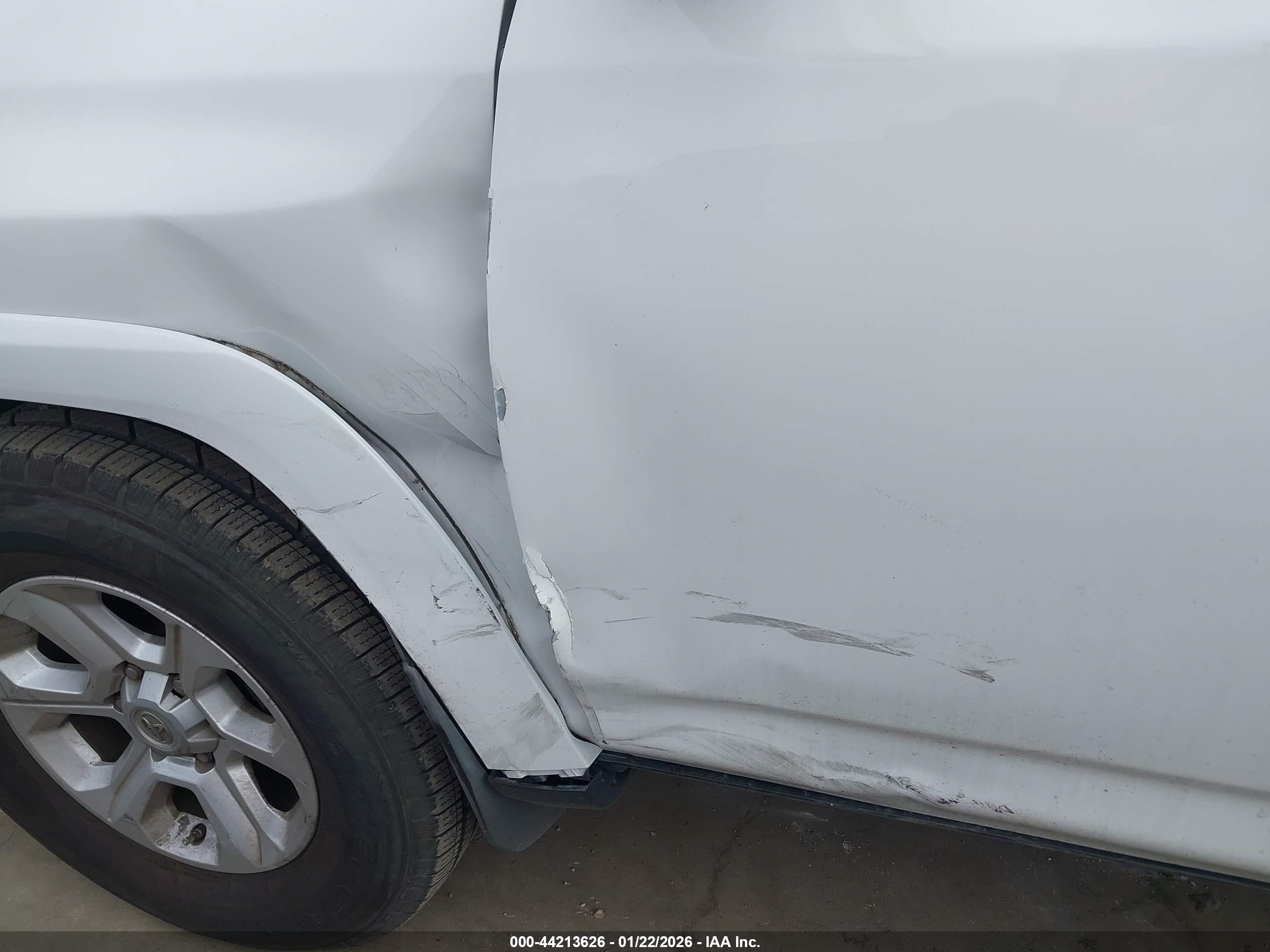 TOYOTA 4RUNNER image 6
