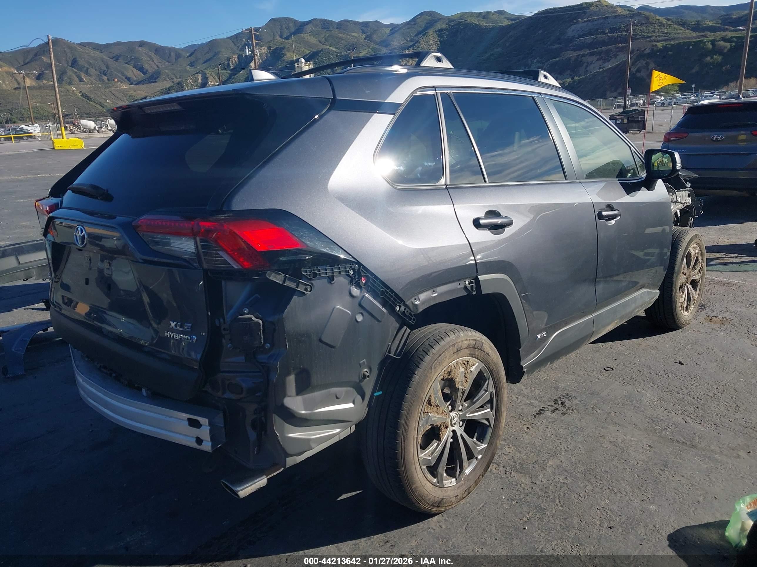 TOYOTA RAV4 image 4