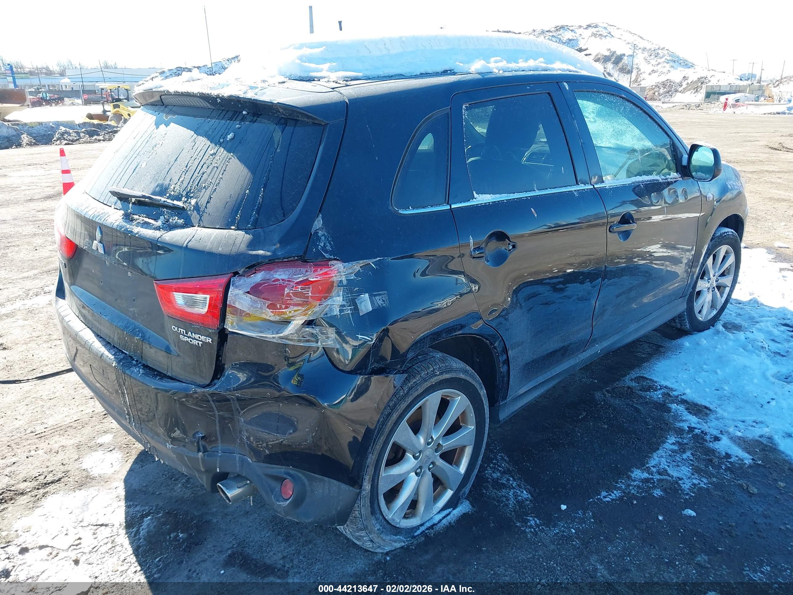 MITSUBISHI OUTLANDER image 4