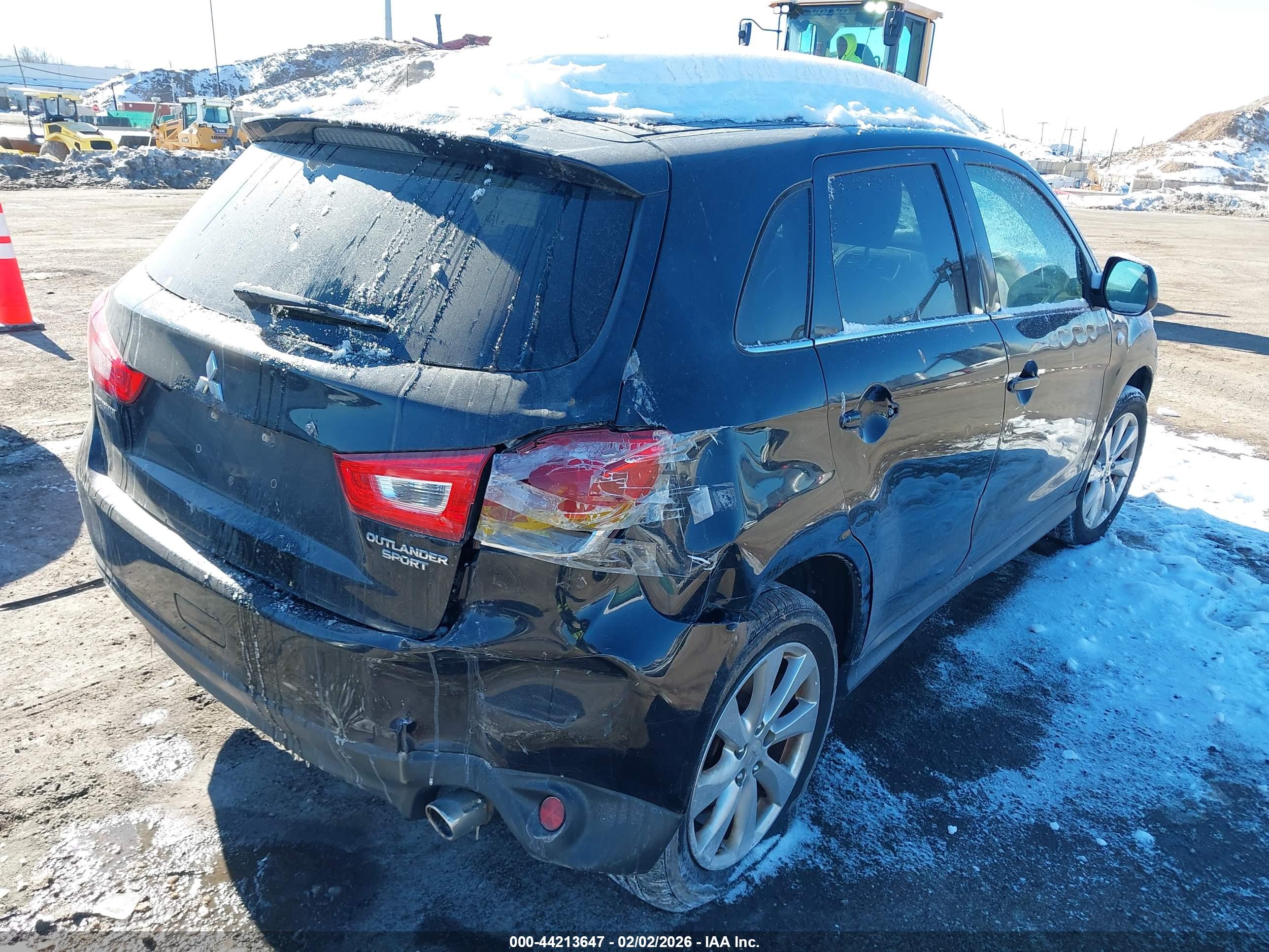 MITSUBISHI OUTLANDER image 6