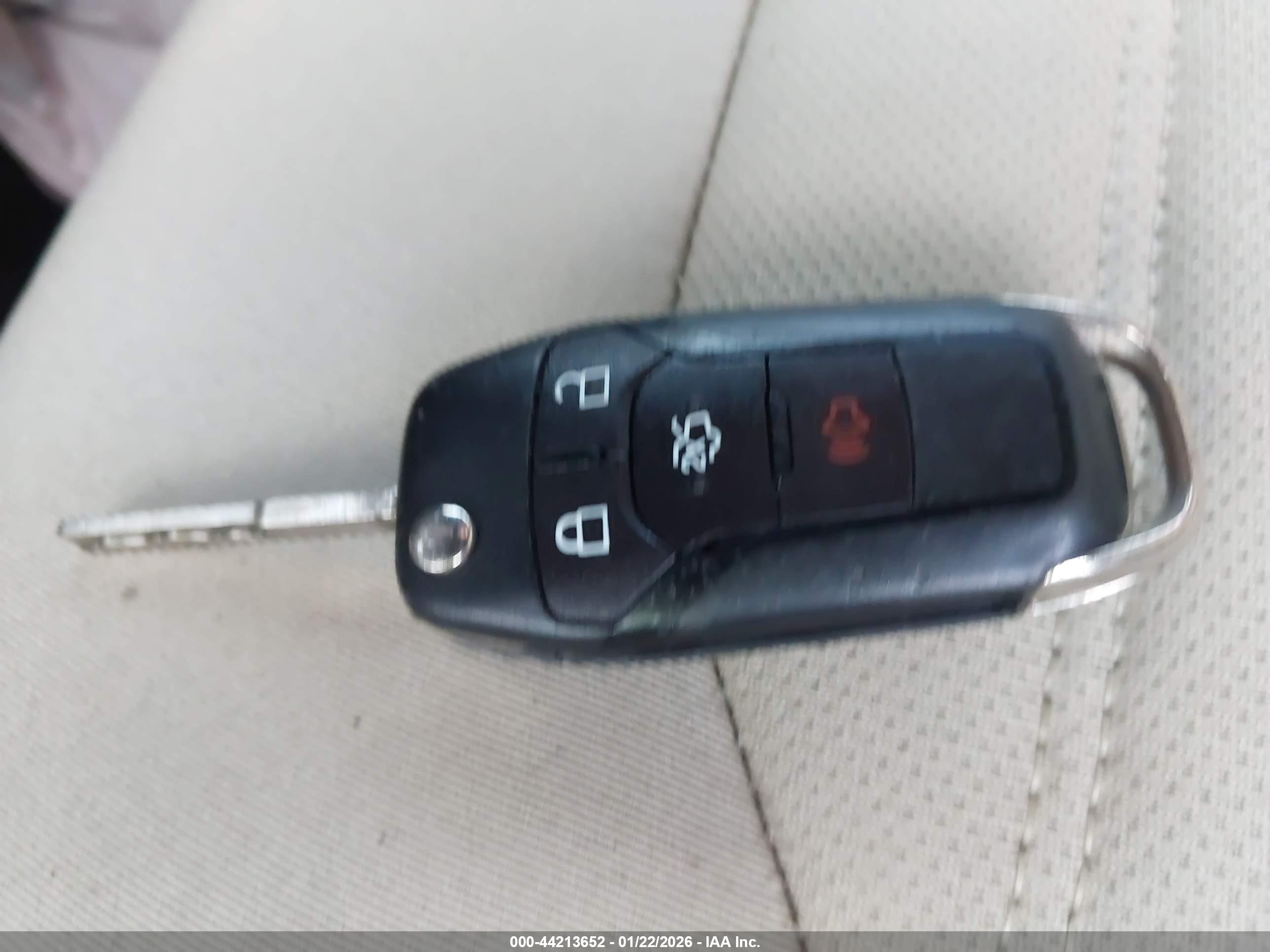 FORD FUSION image 11