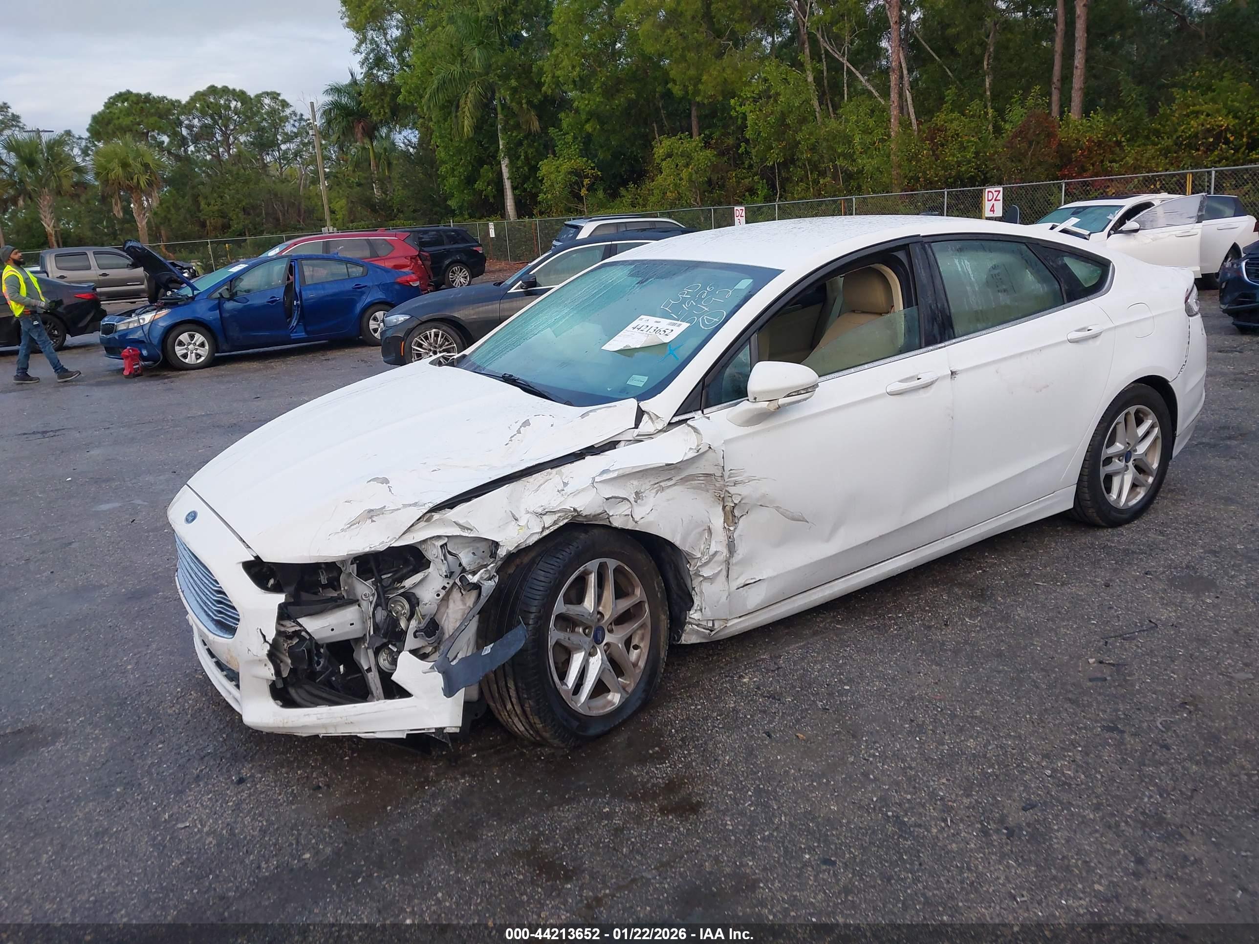 FORD FUSION image 2