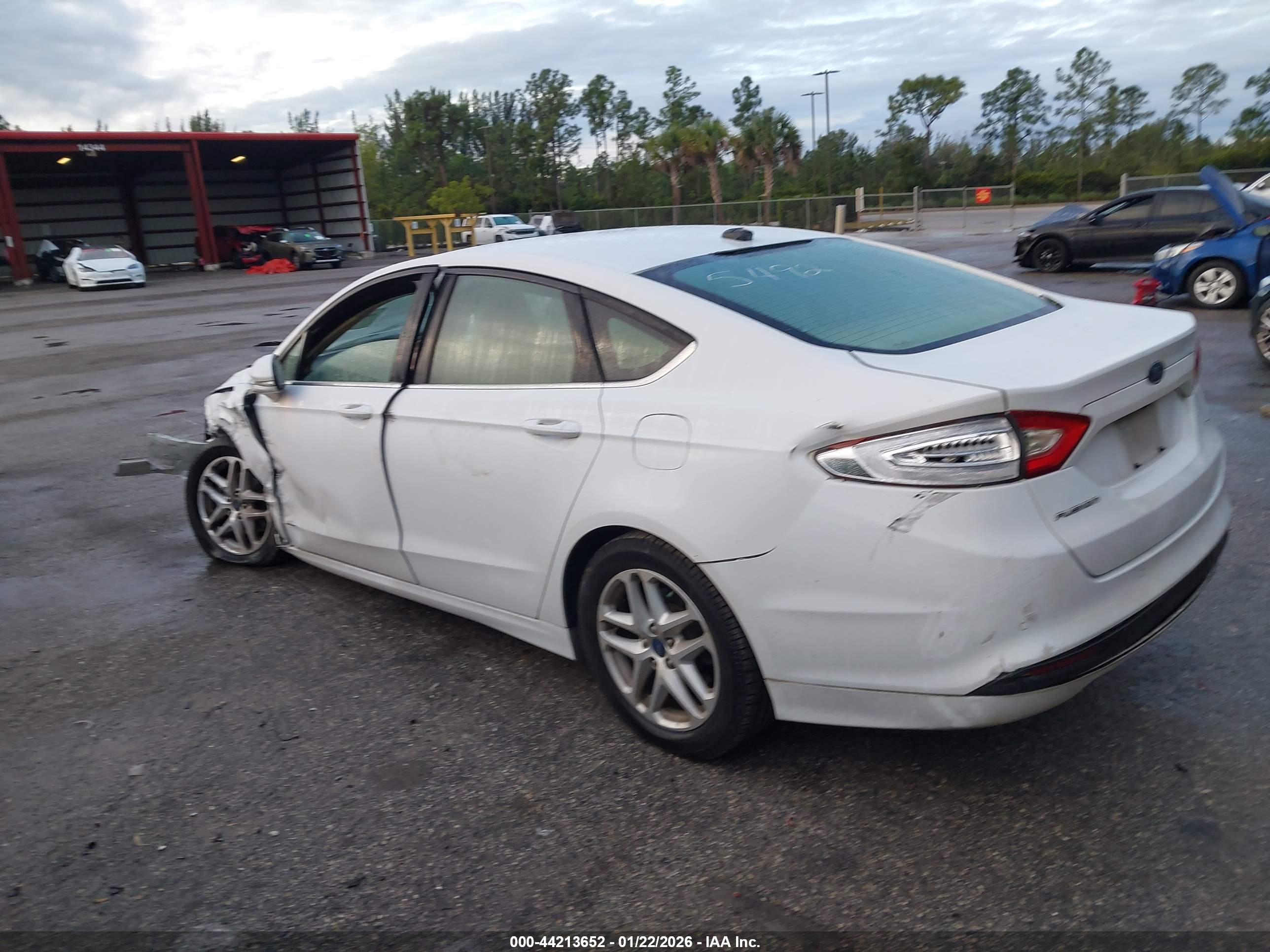 FORD FUSION image 3