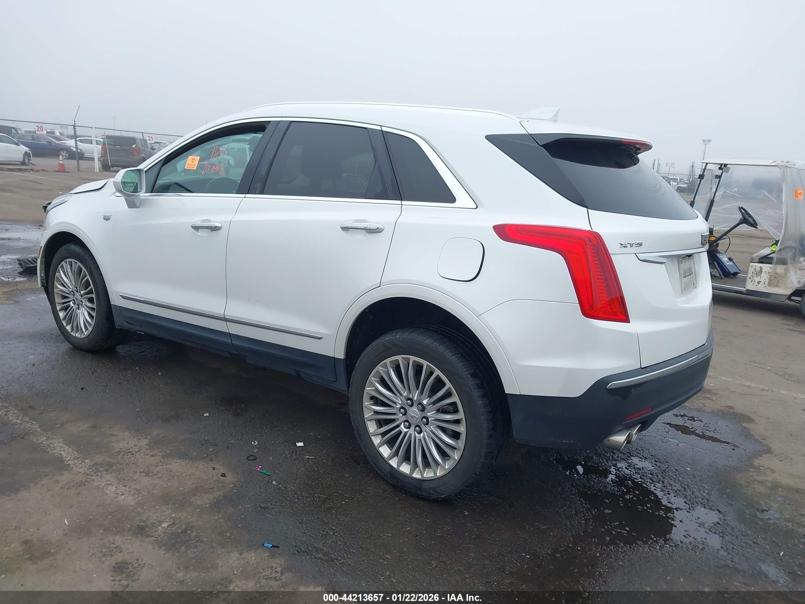 CADILLAC XT5 image 3