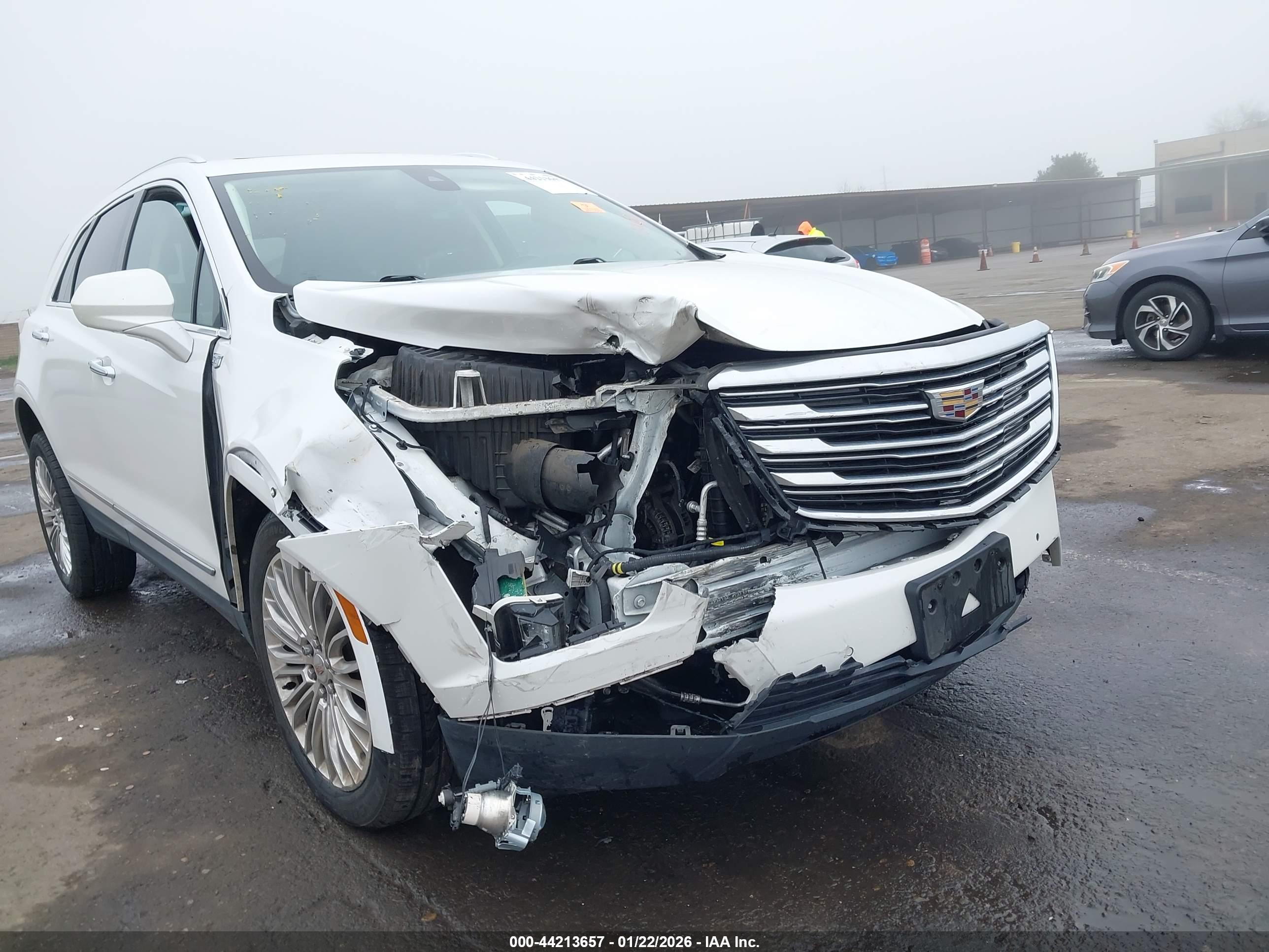 CADILLAC XT5 image 6