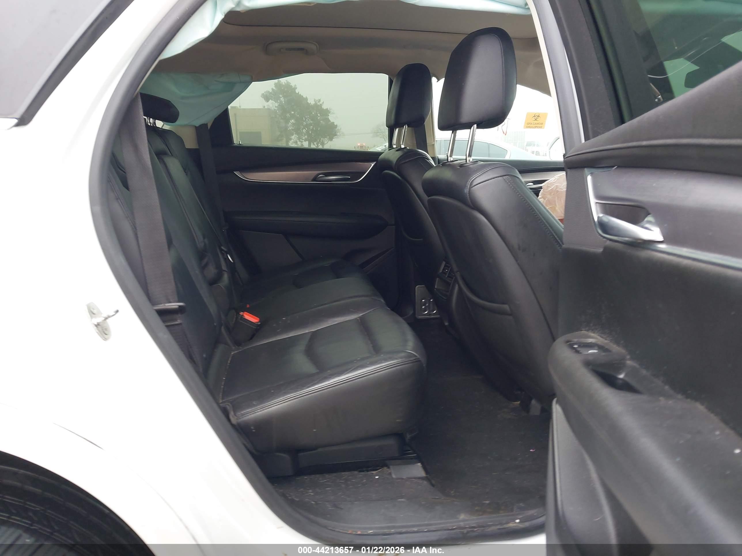 CADILLAC XT5 image 8