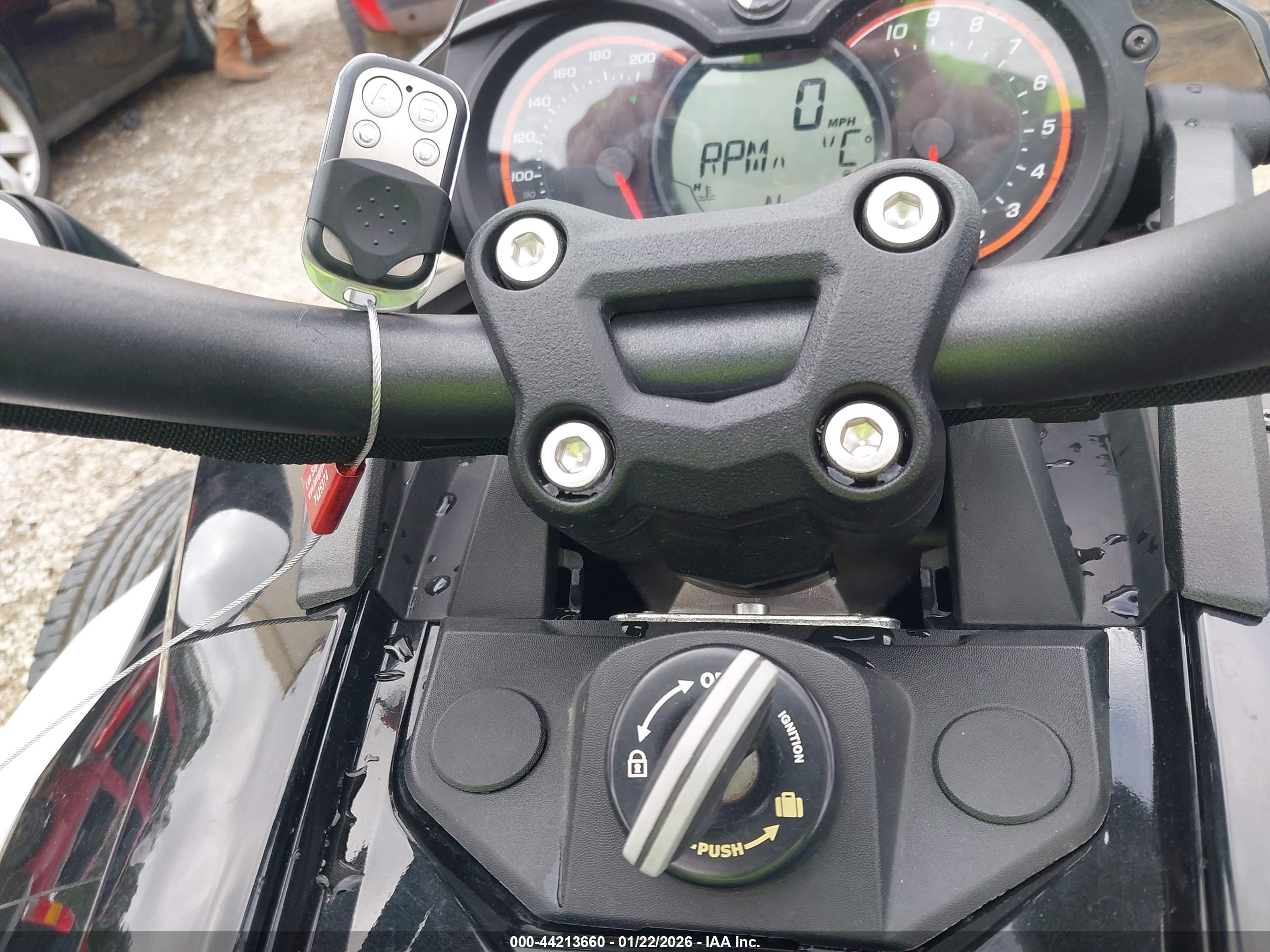CAN-AM SPYDER image 11