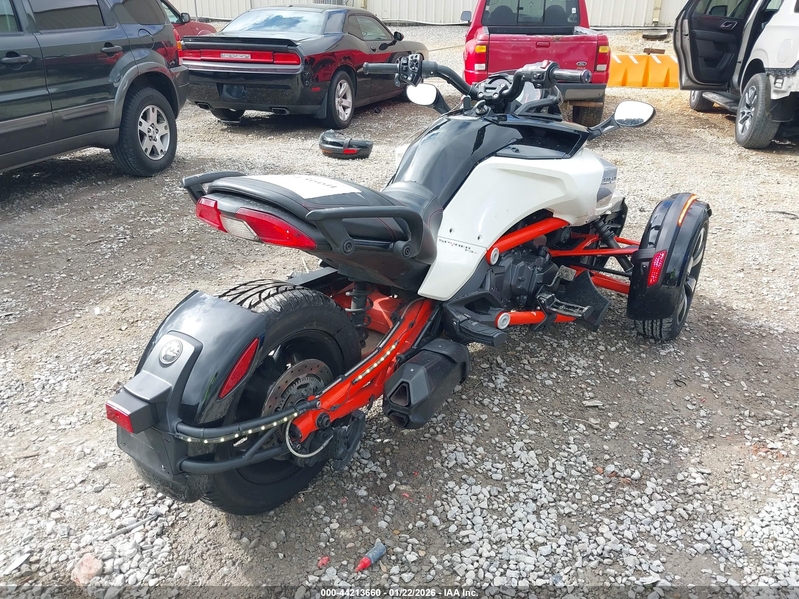 CAN-AM SPYDER image 4