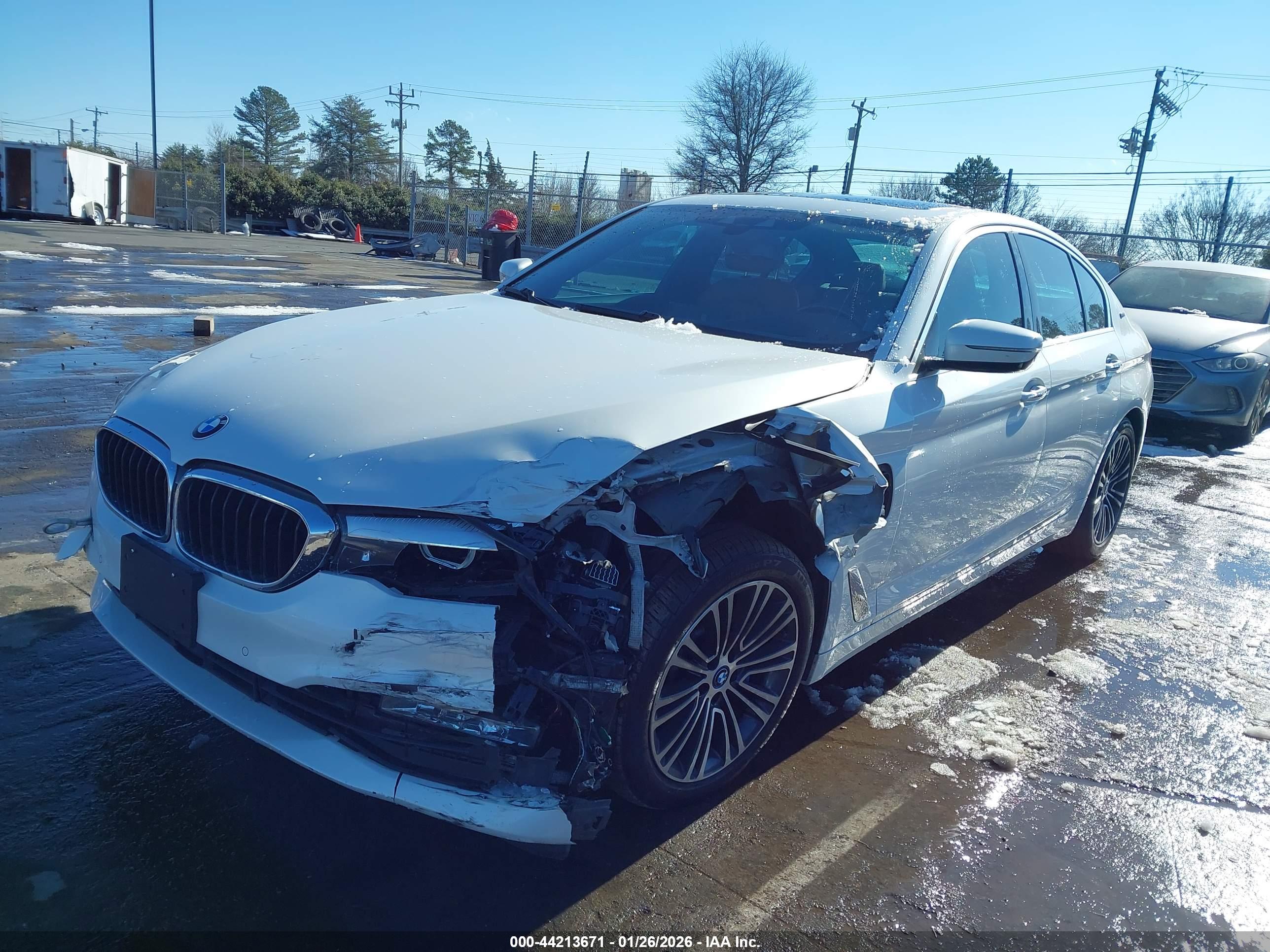 BMW 530E image 2