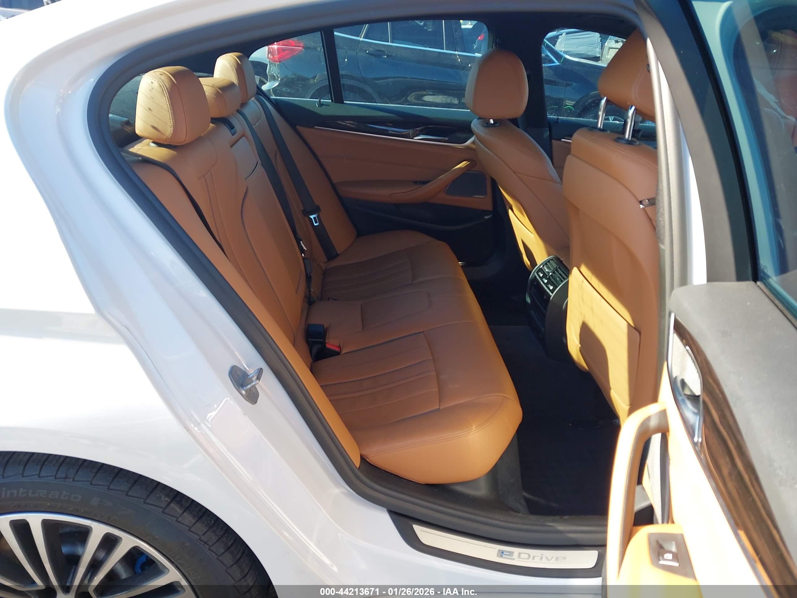 BMW 530E image 8