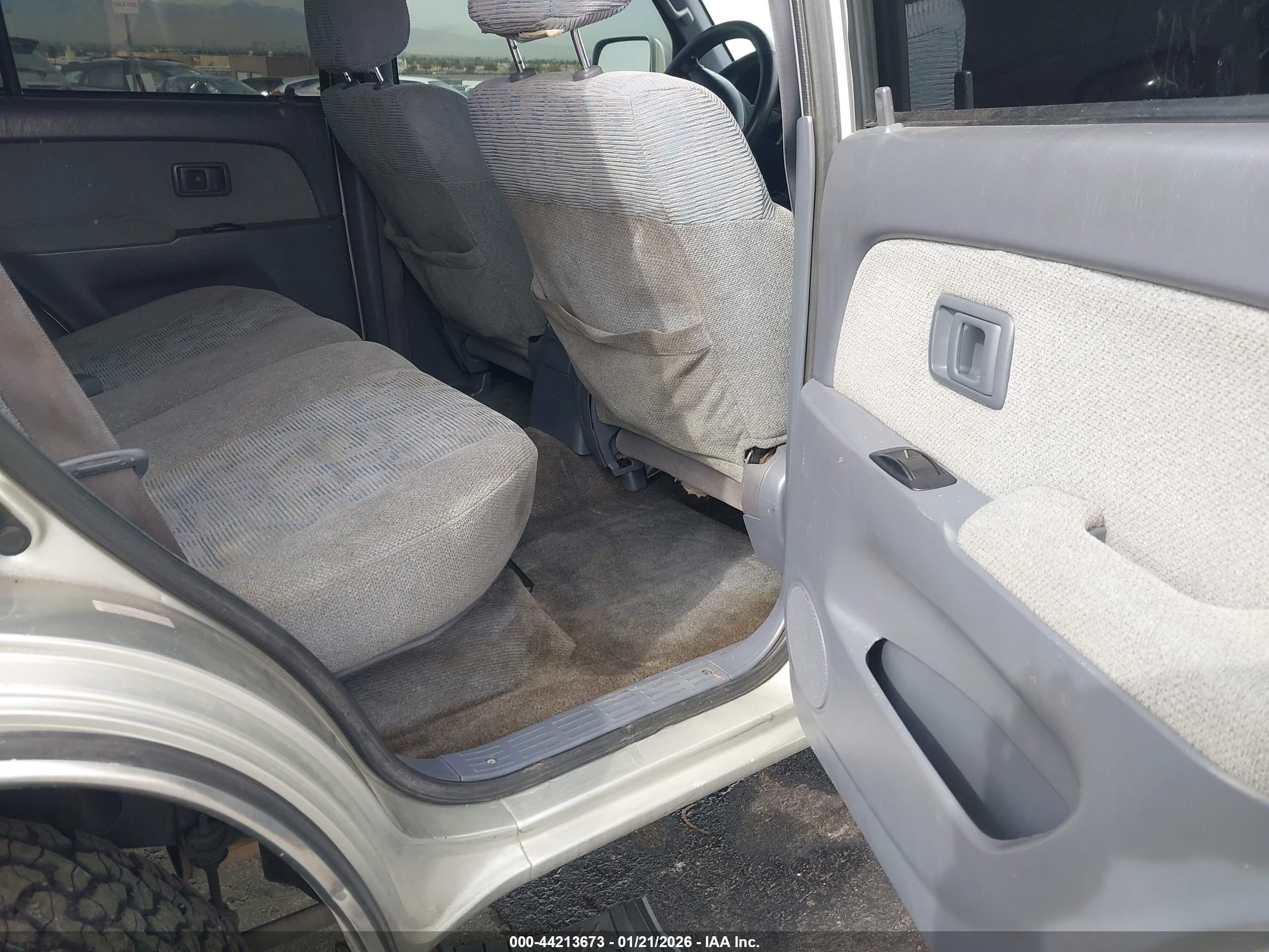 TOYOTA 4RUNNER image 8