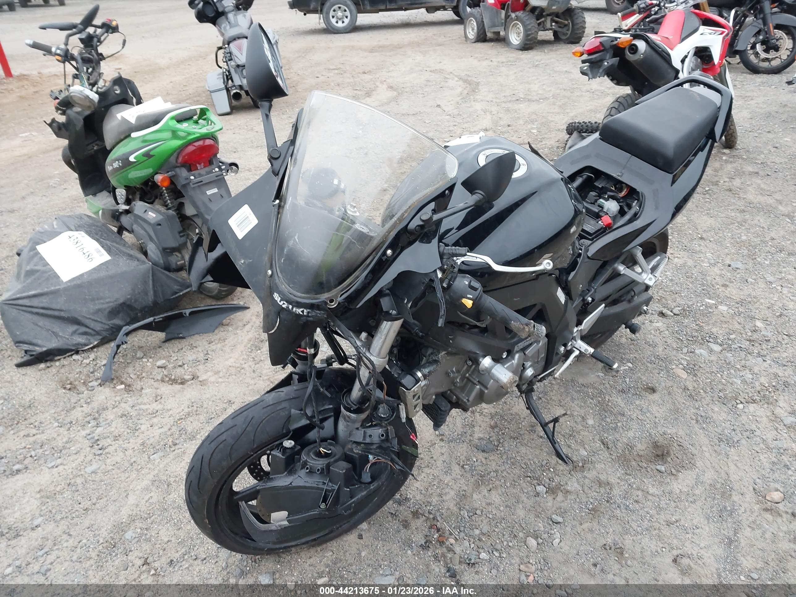 SUZUKI SV650 image 2