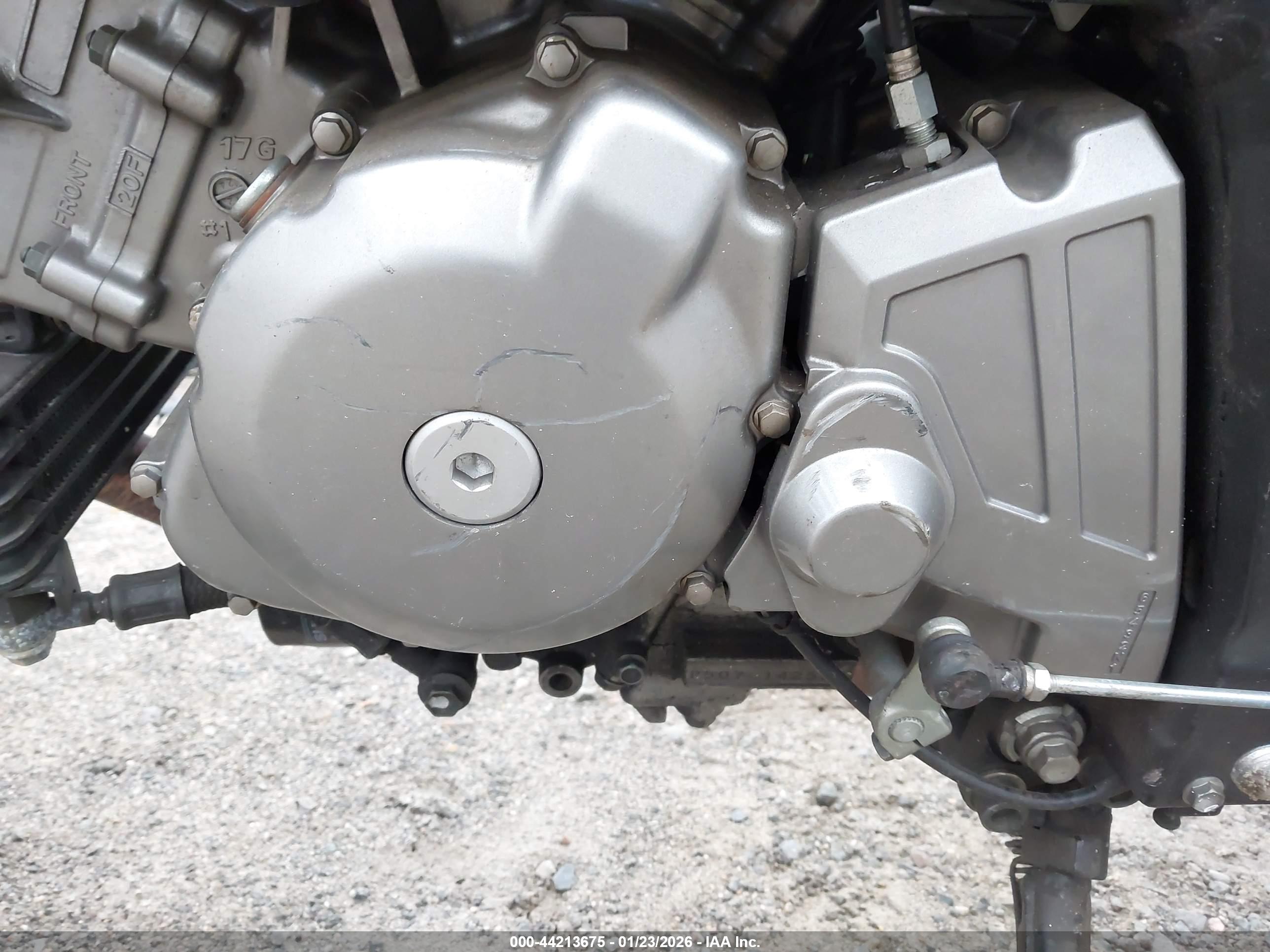 SUZUKI SV650 image 9