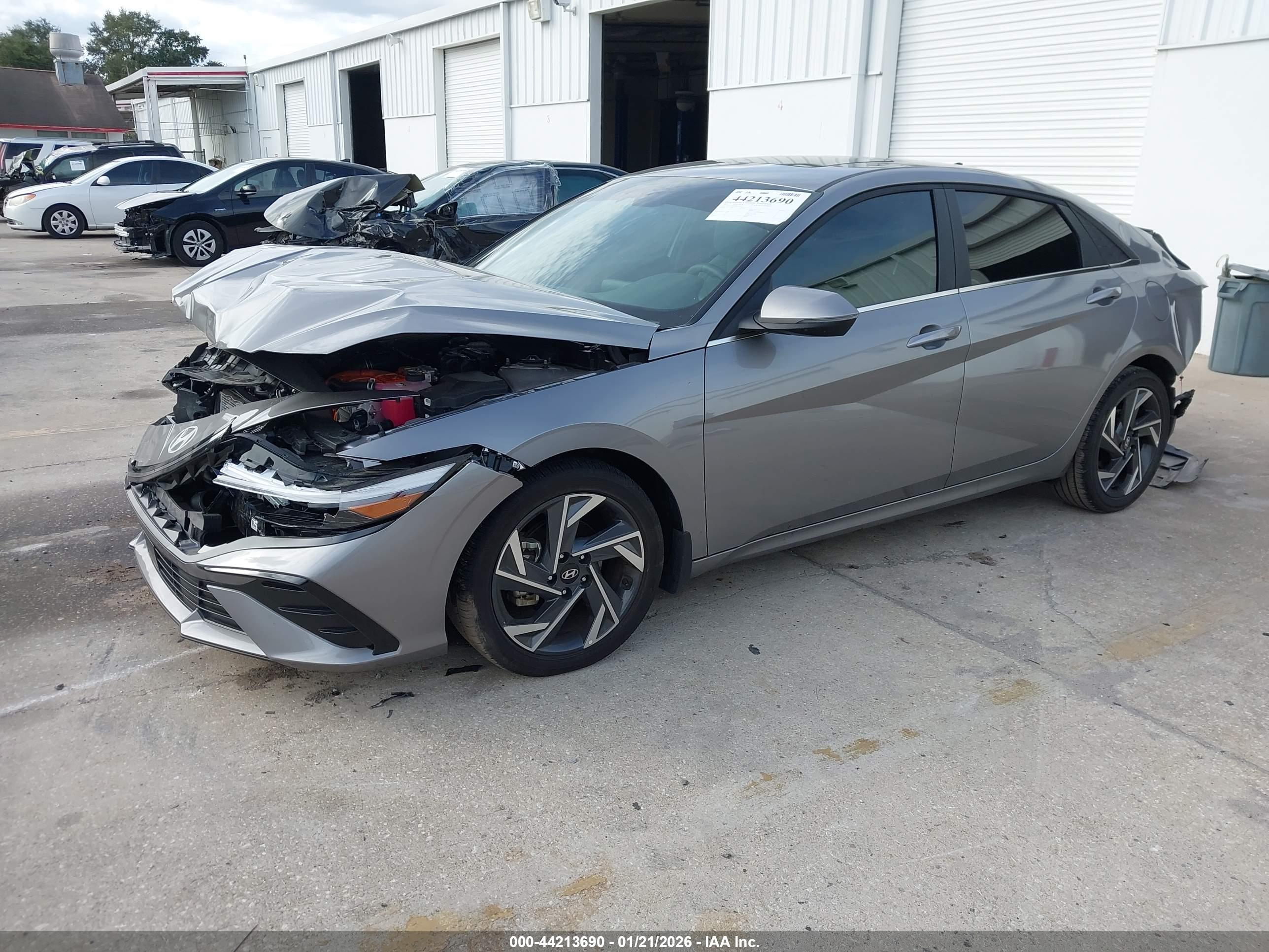 HYUNDAI ELANTRA image 2