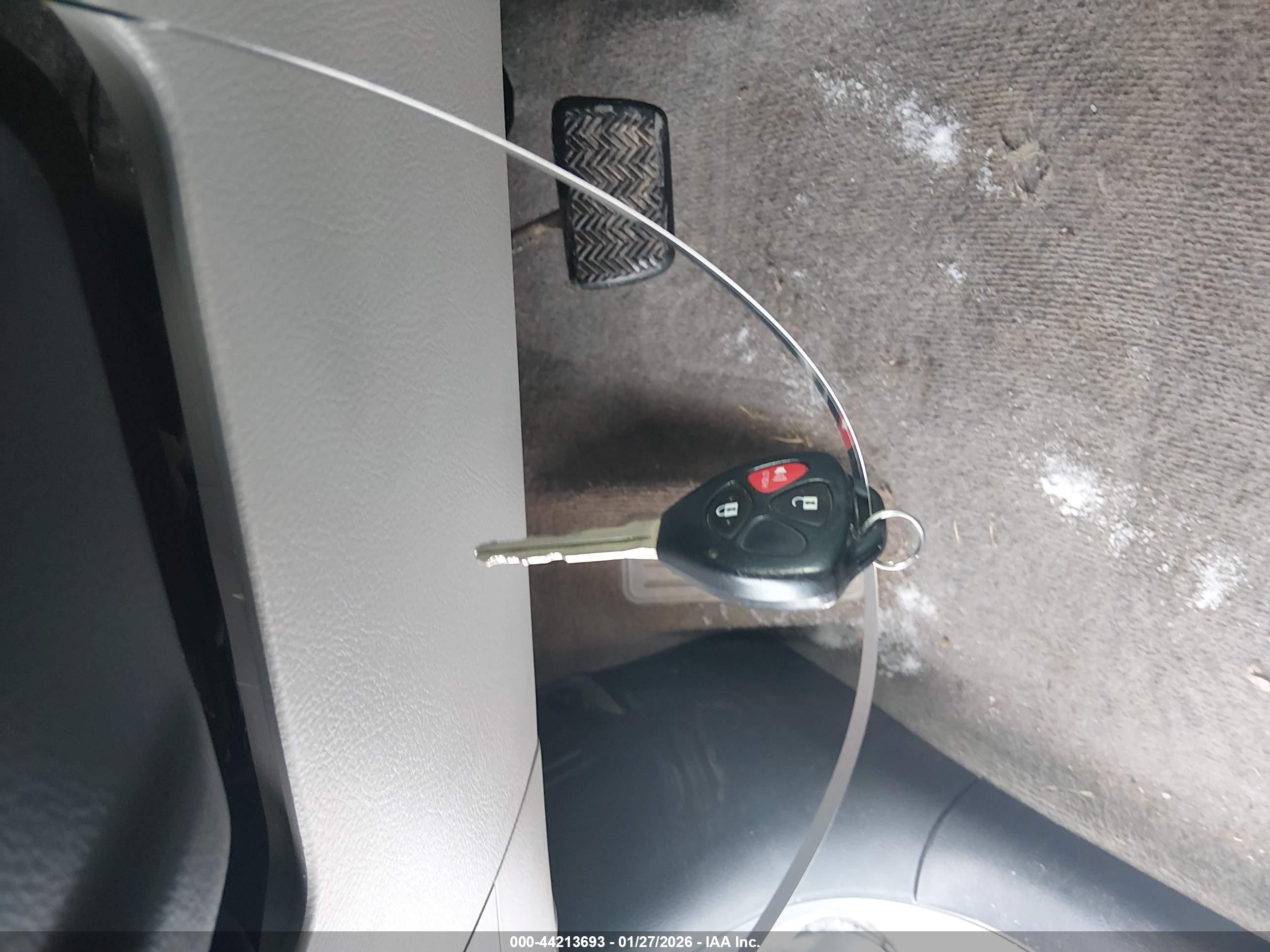 TOYOTA RAV4 image 11