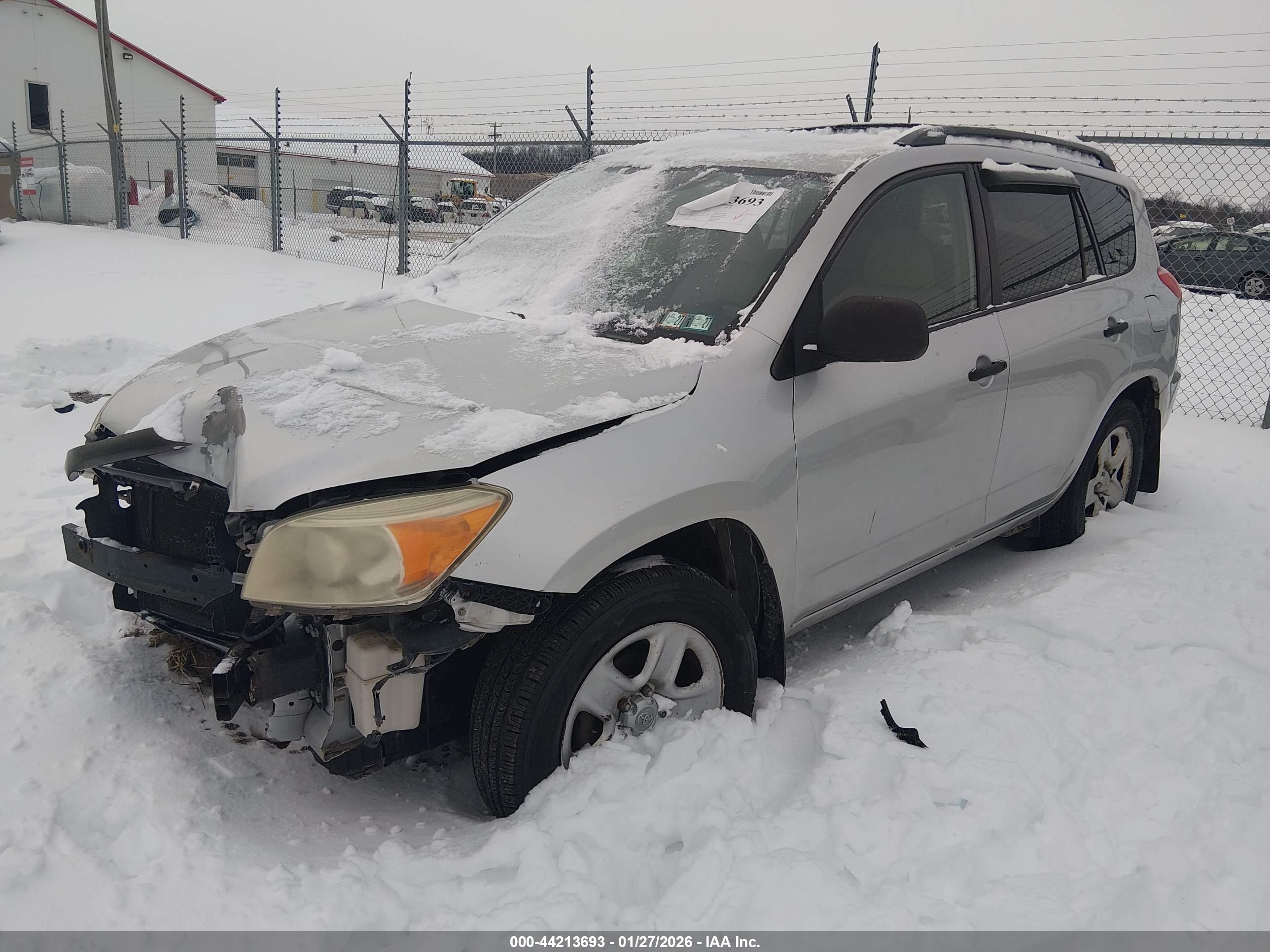TOYOTA RAV4 image 2