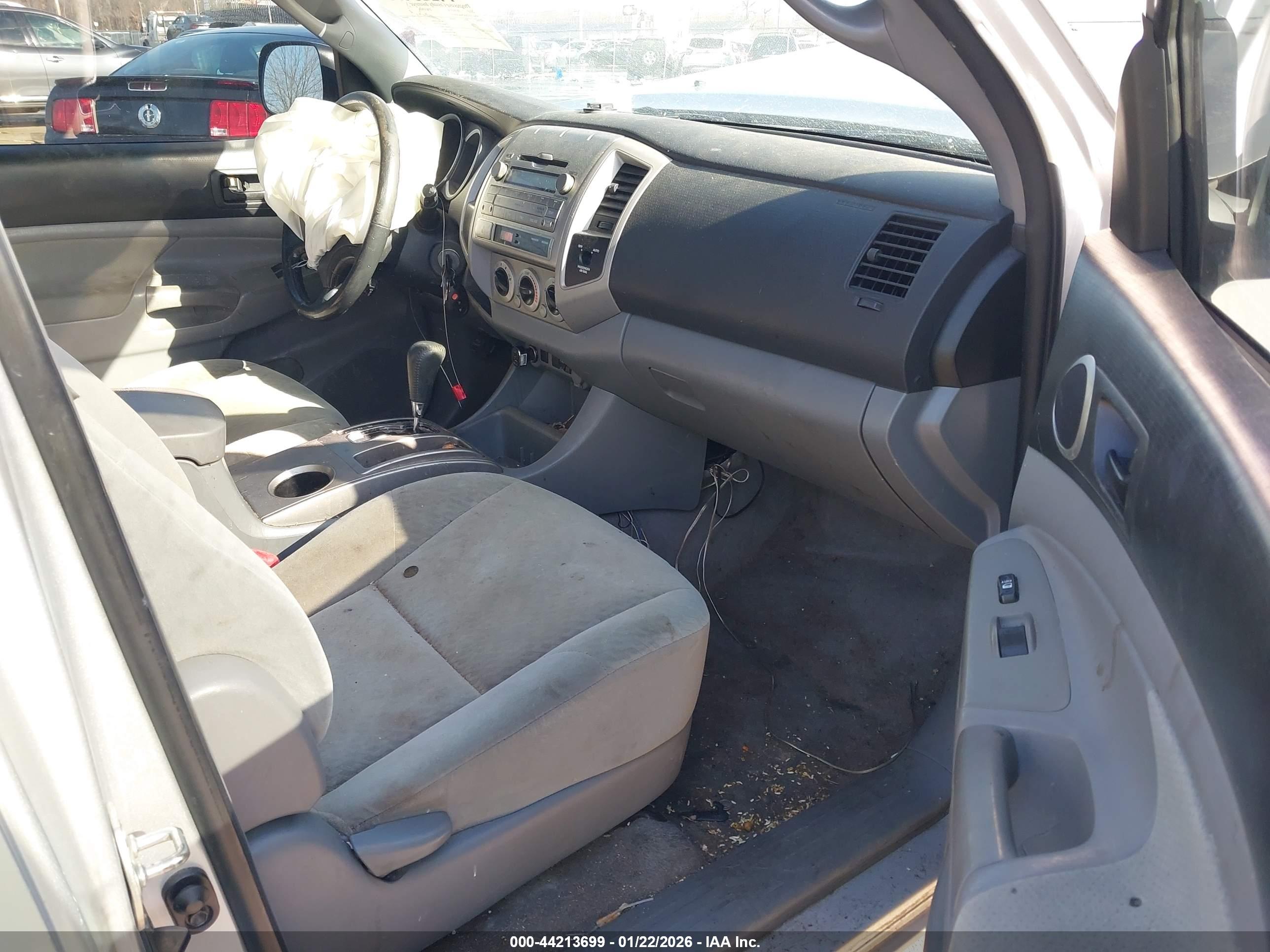 TOYOTA TACOMA image 5