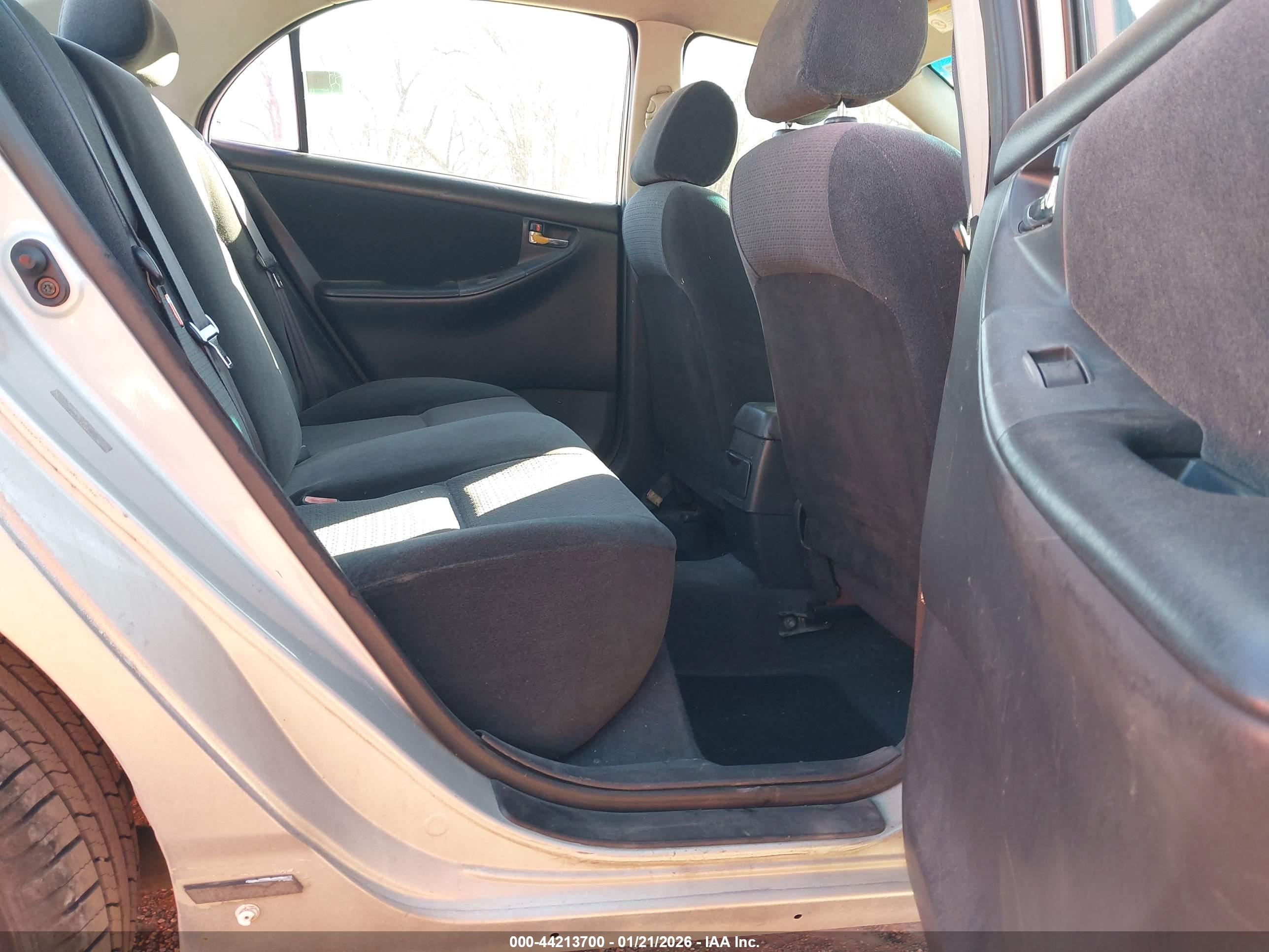 TOYOTA COROLLA image 8