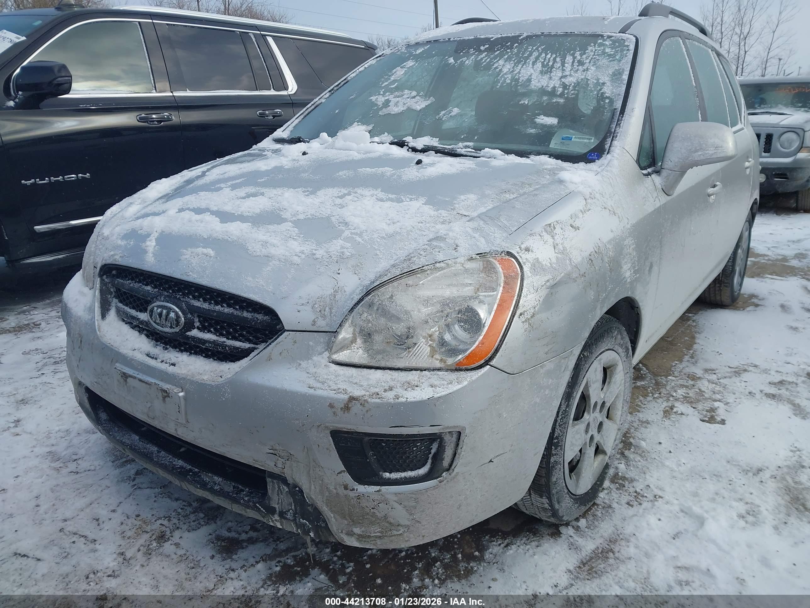 KIA RONDO image 6