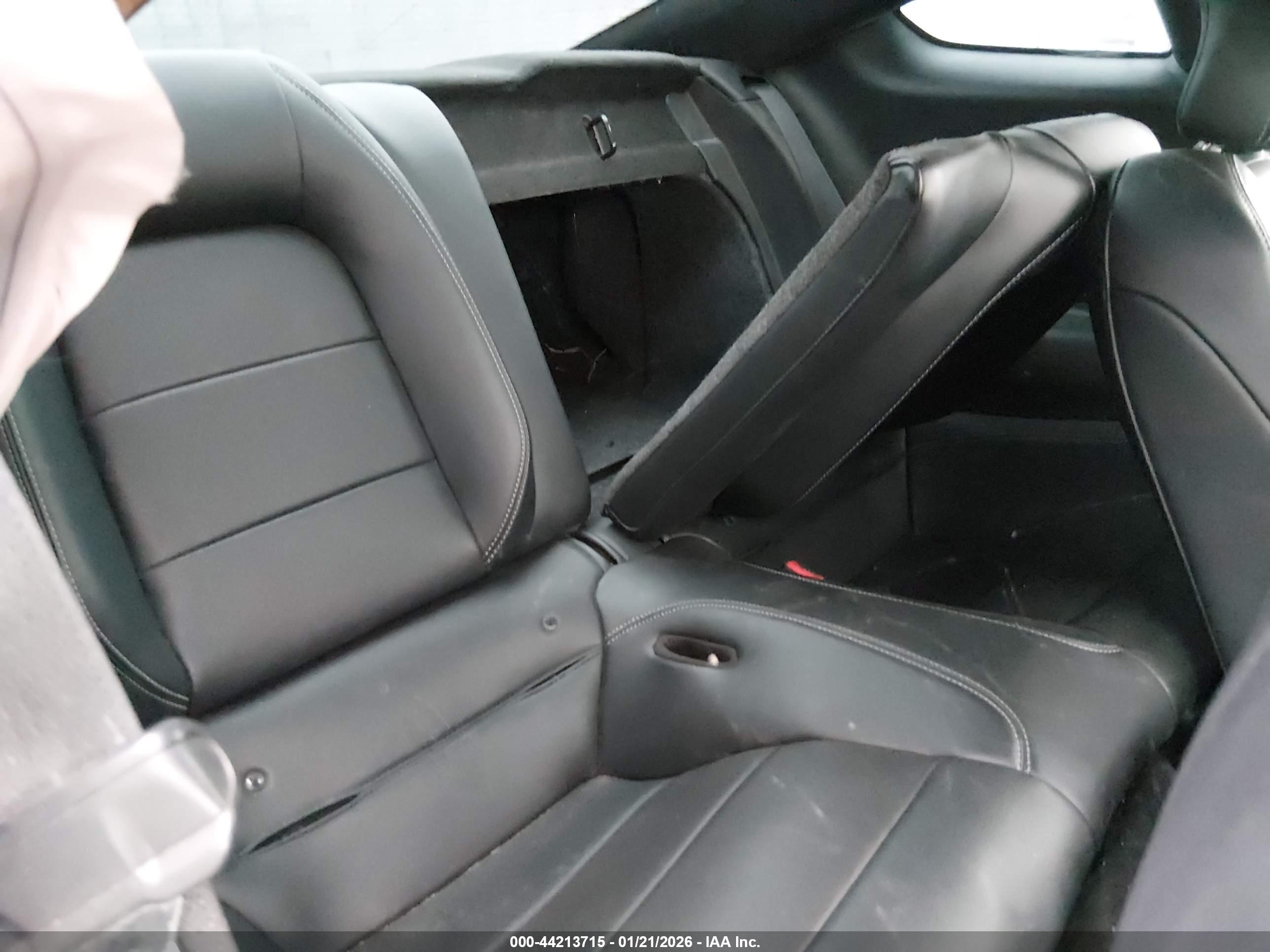 FORD MUSTANG image 8