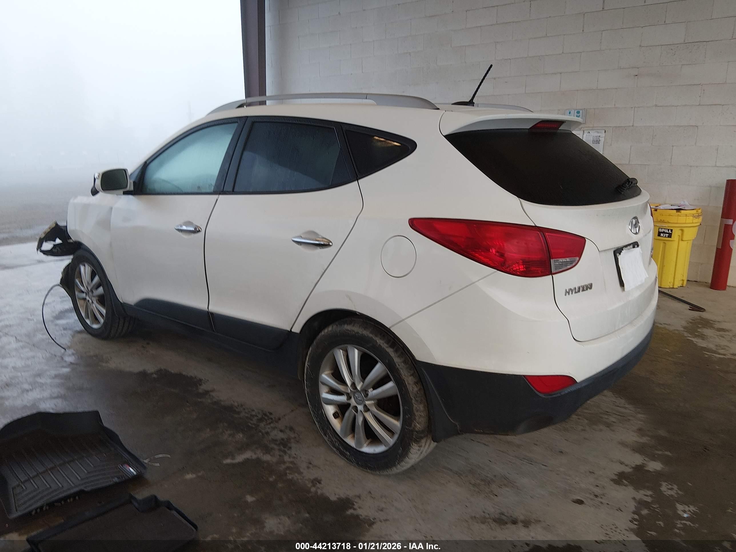 HYUNDAI TUCSON image 3