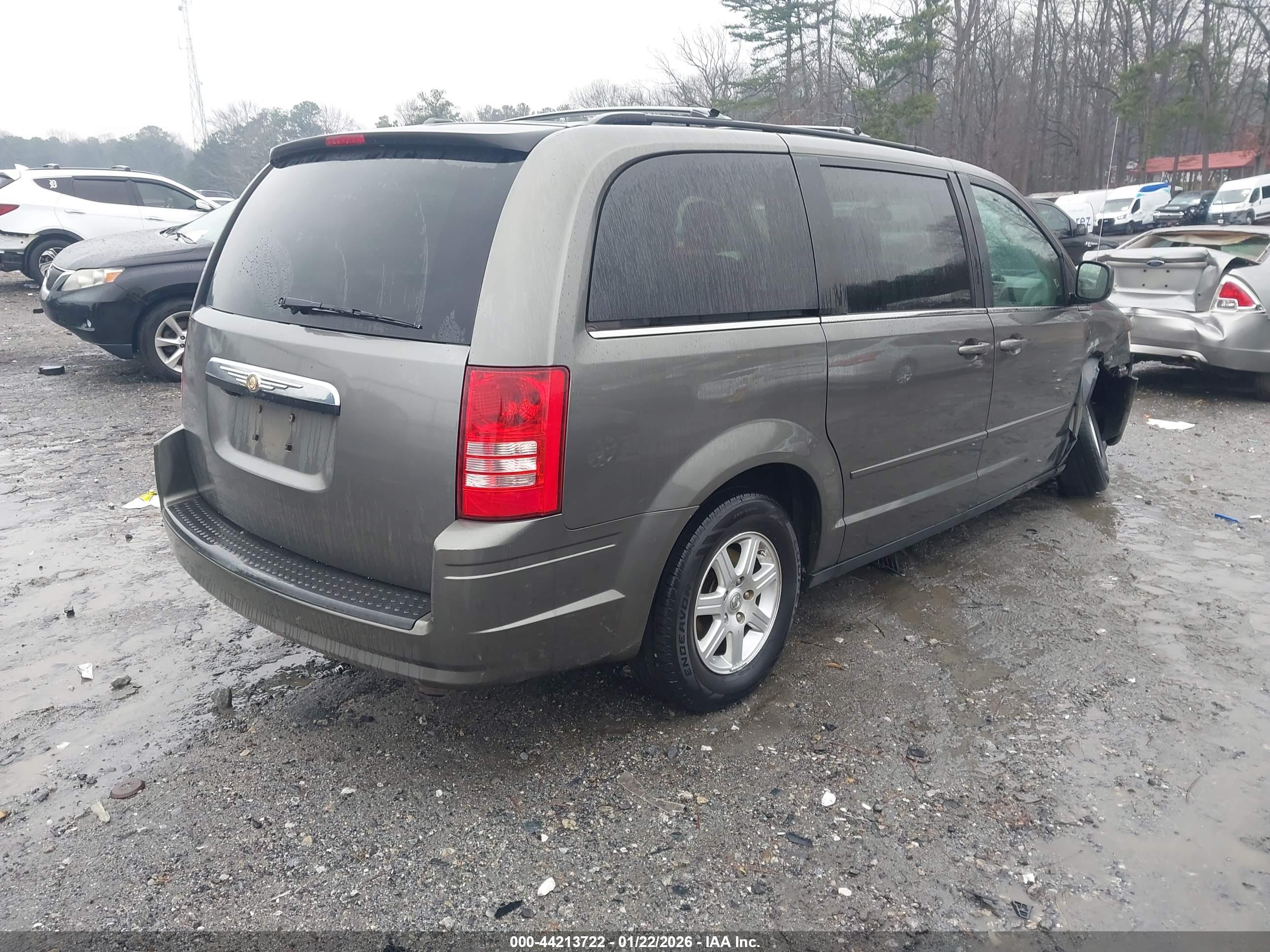 CHRYSLER TOWN image 4