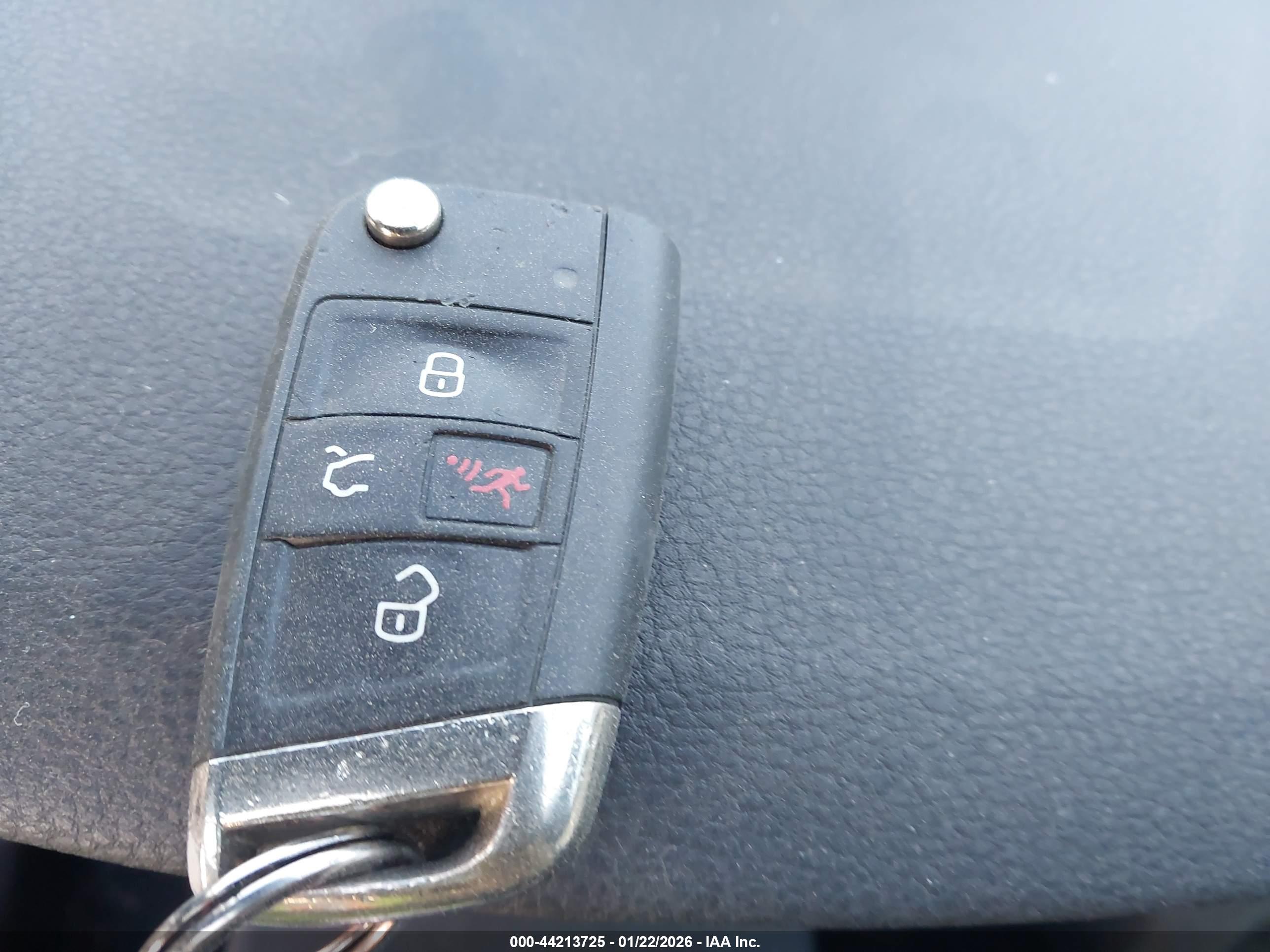 VOLKSWAGEN GOLF image 11