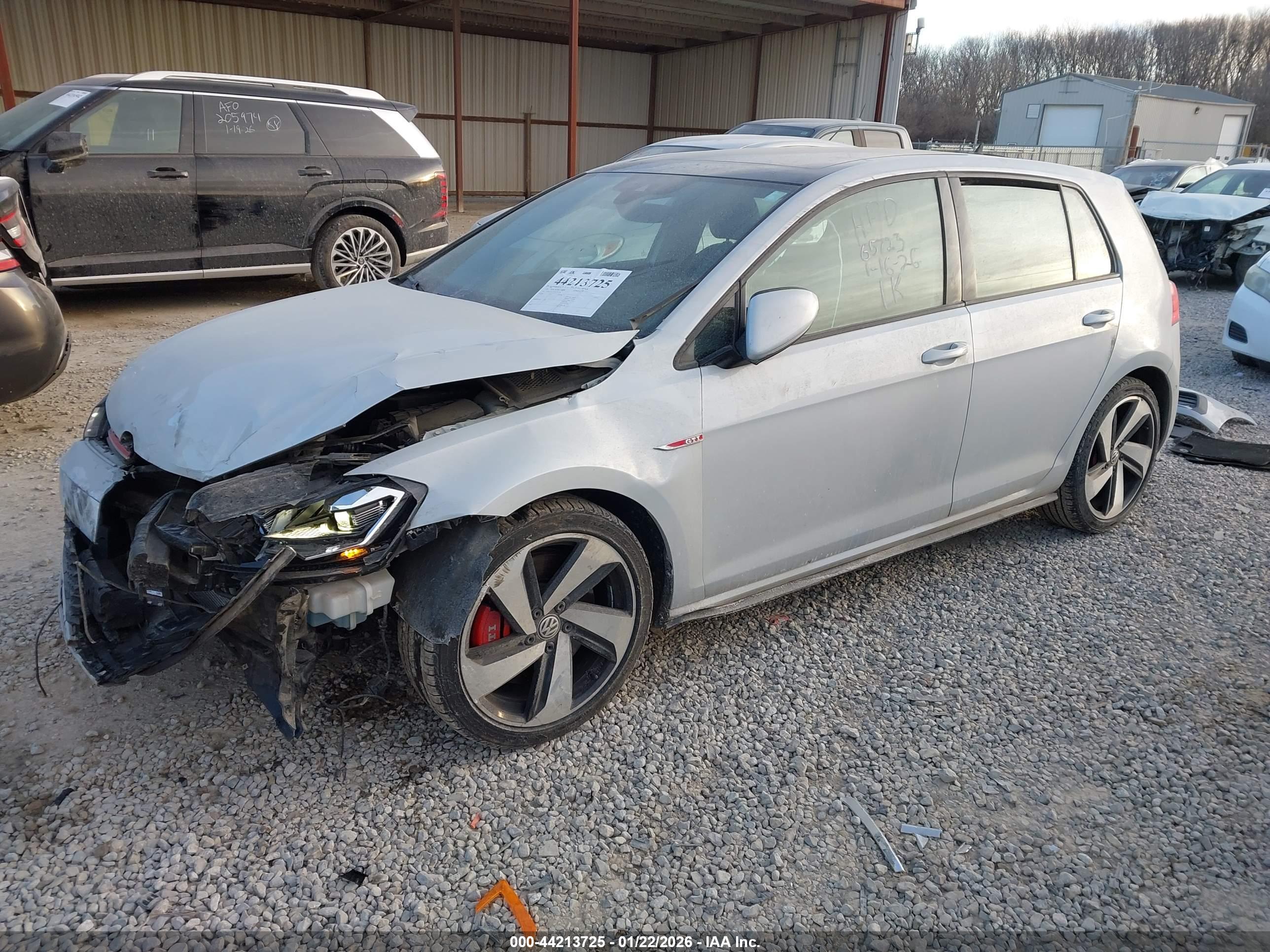 VOLKSWAGEN GOLF image 2