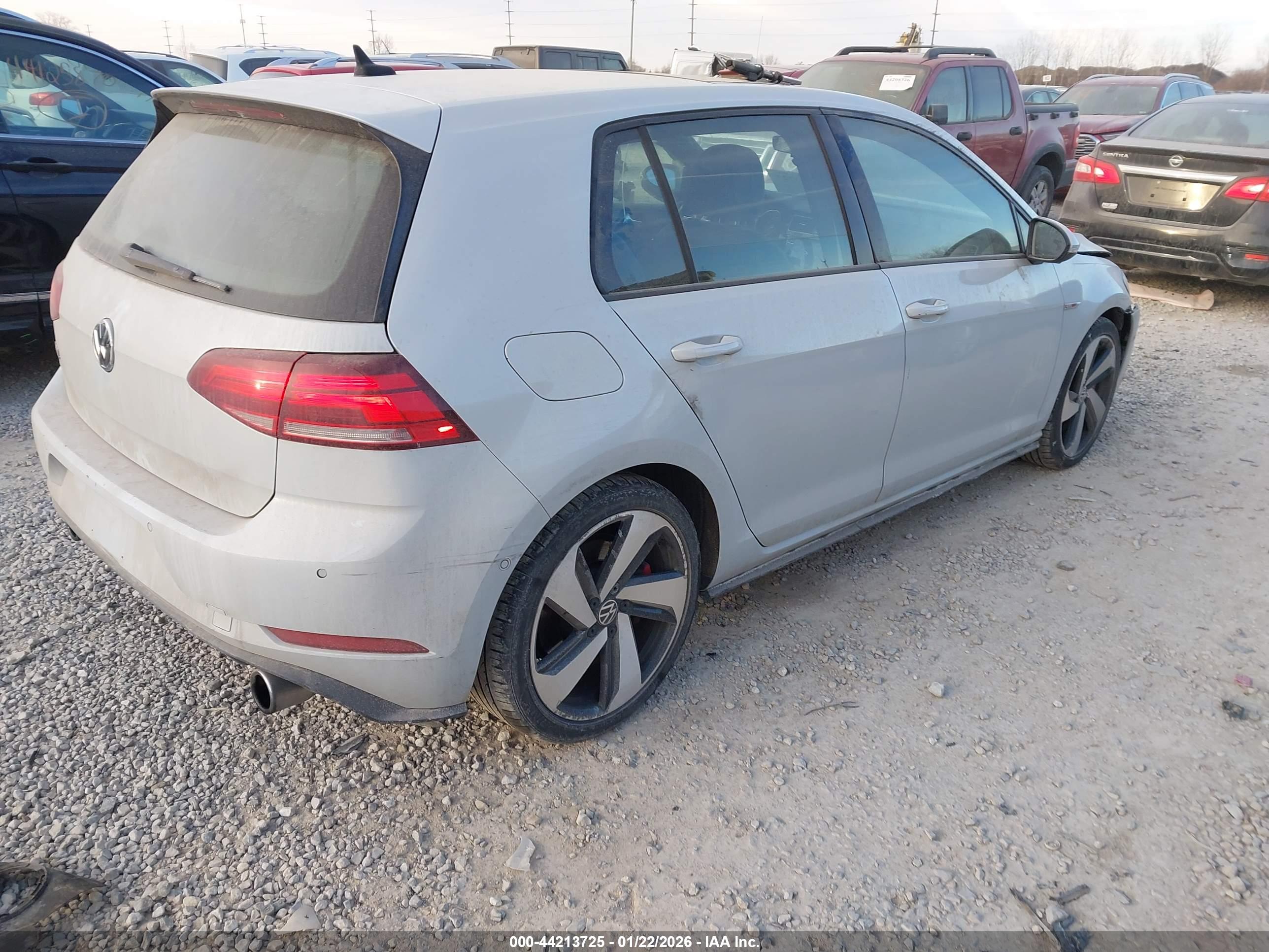 VOLKSWAGEN GOLF image 4