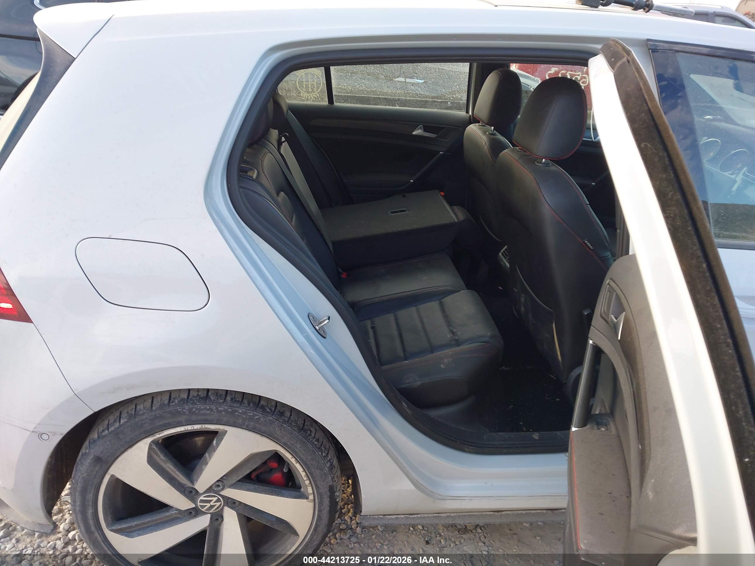 VOLKSWAGEN GOLF image 8