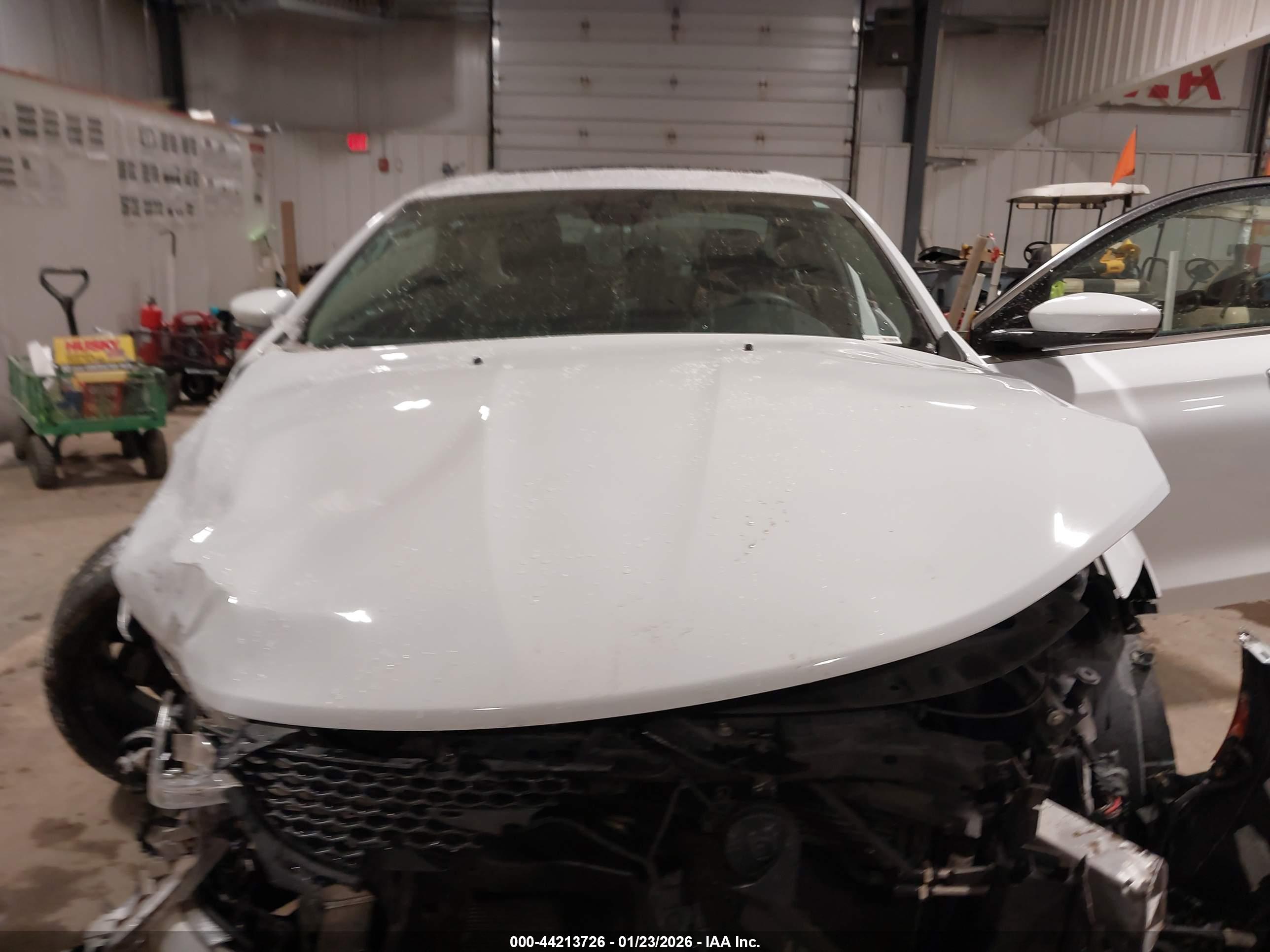 CHRYSLER 200 image 10