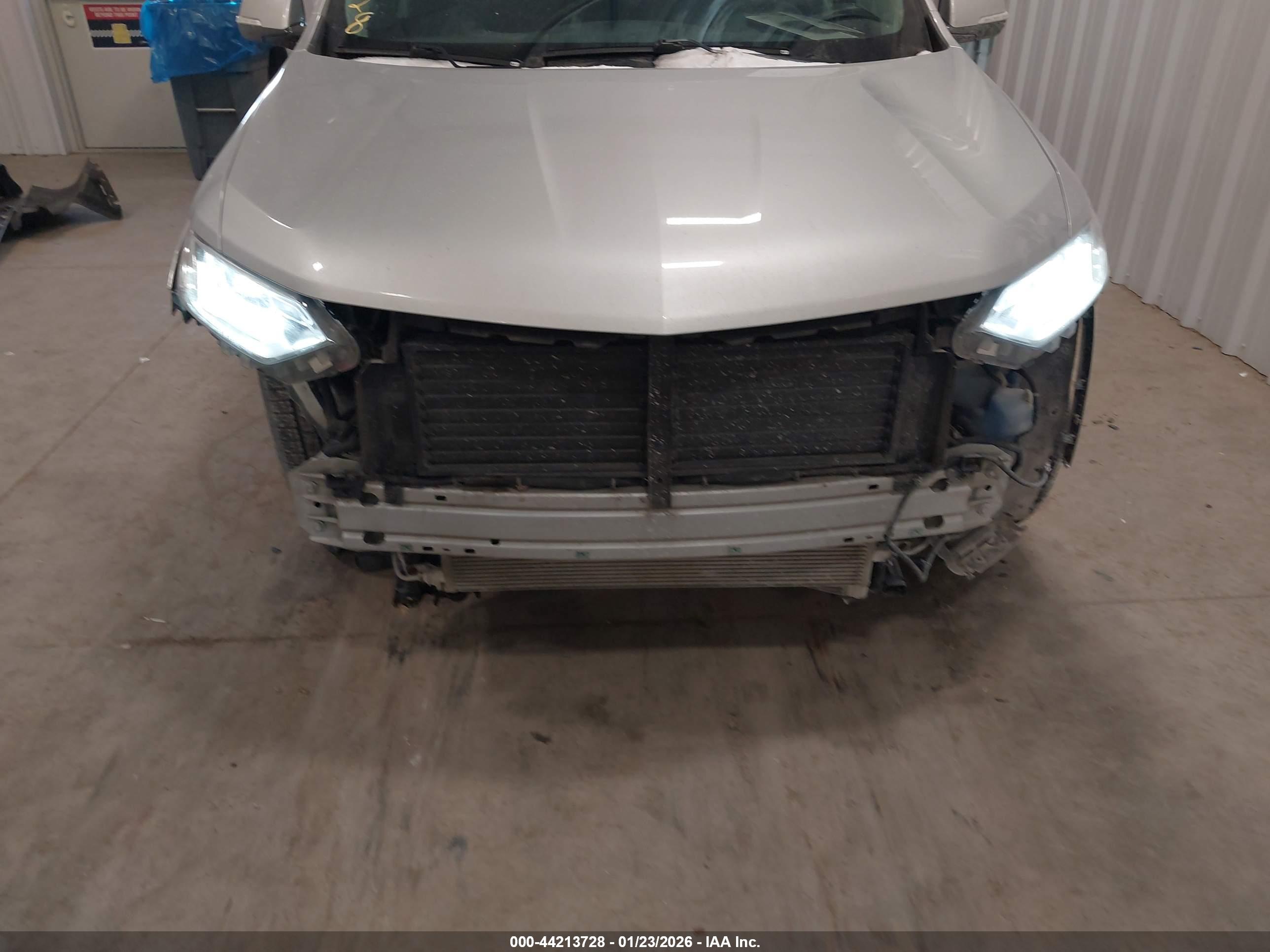 CHEVROLET TRAVERSE image 6
