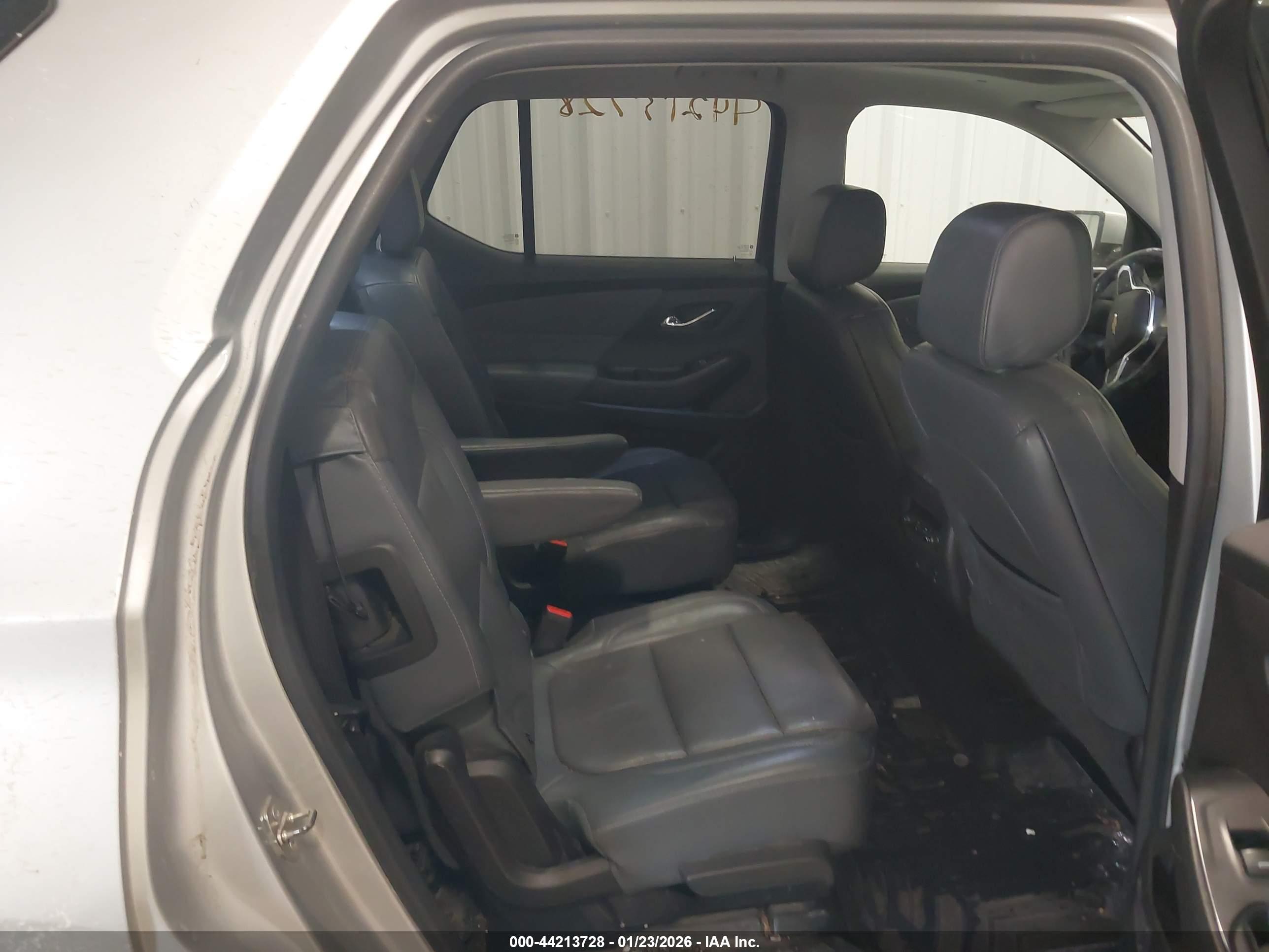 CHEVROLET TRAVERSE image 8