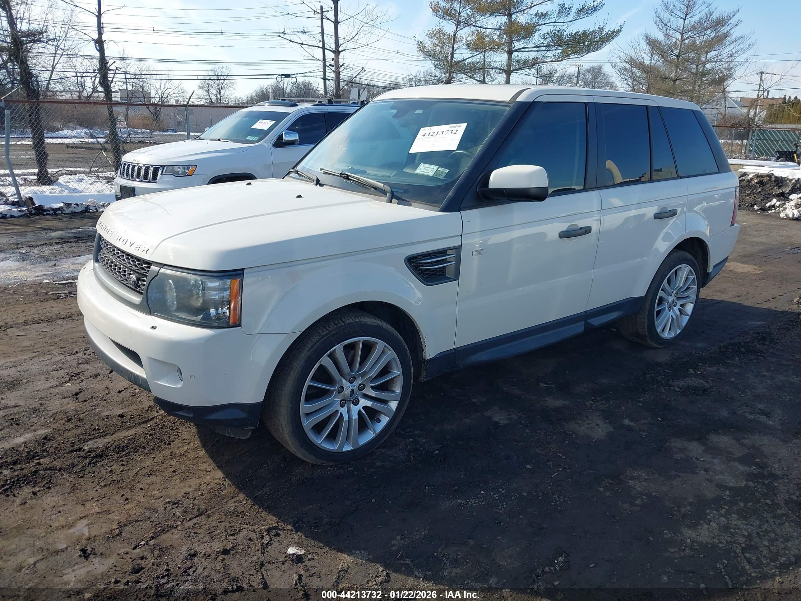 LAND ROVER image 2