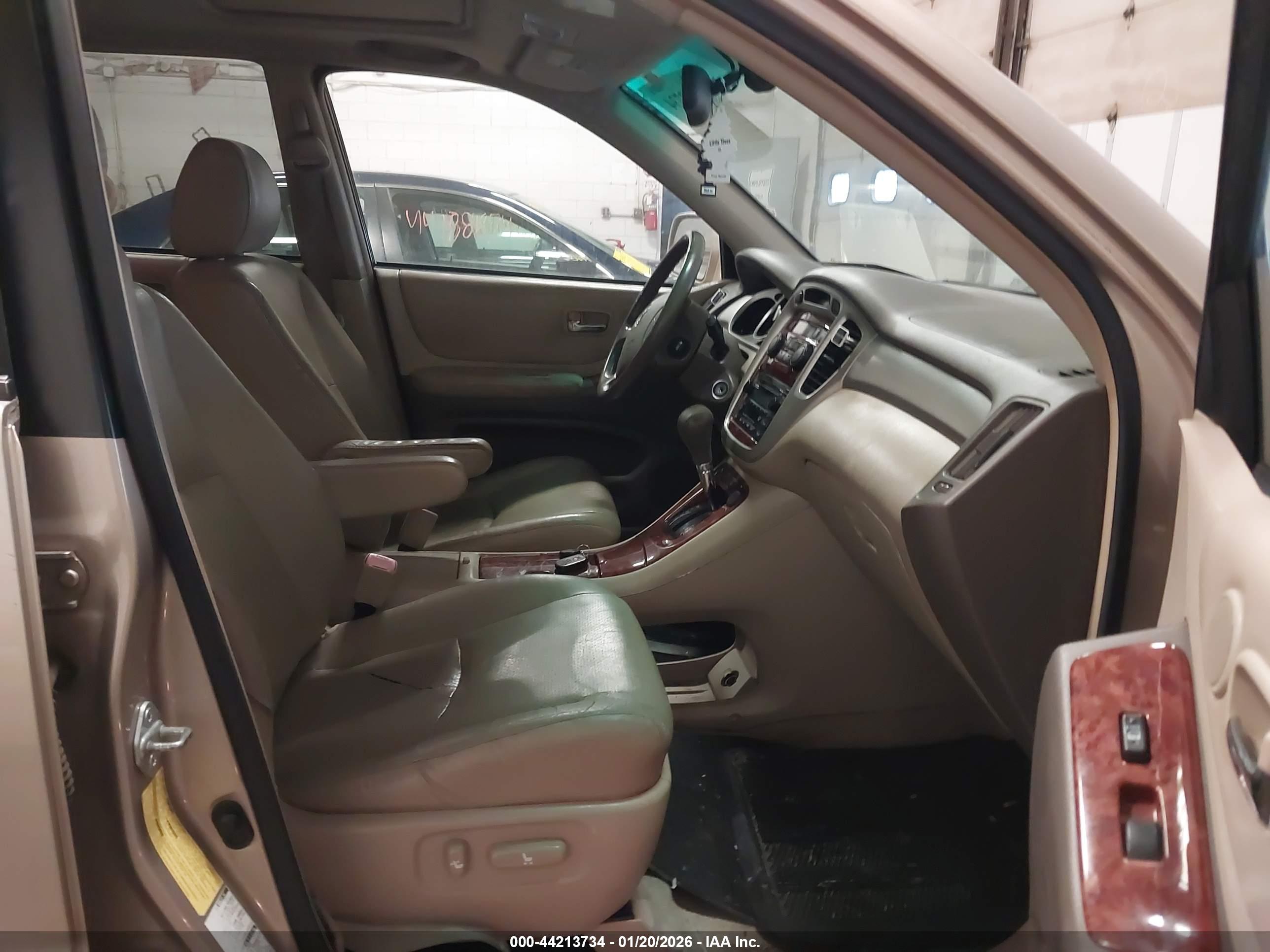 TOYOTA HIGHLANDER image 5