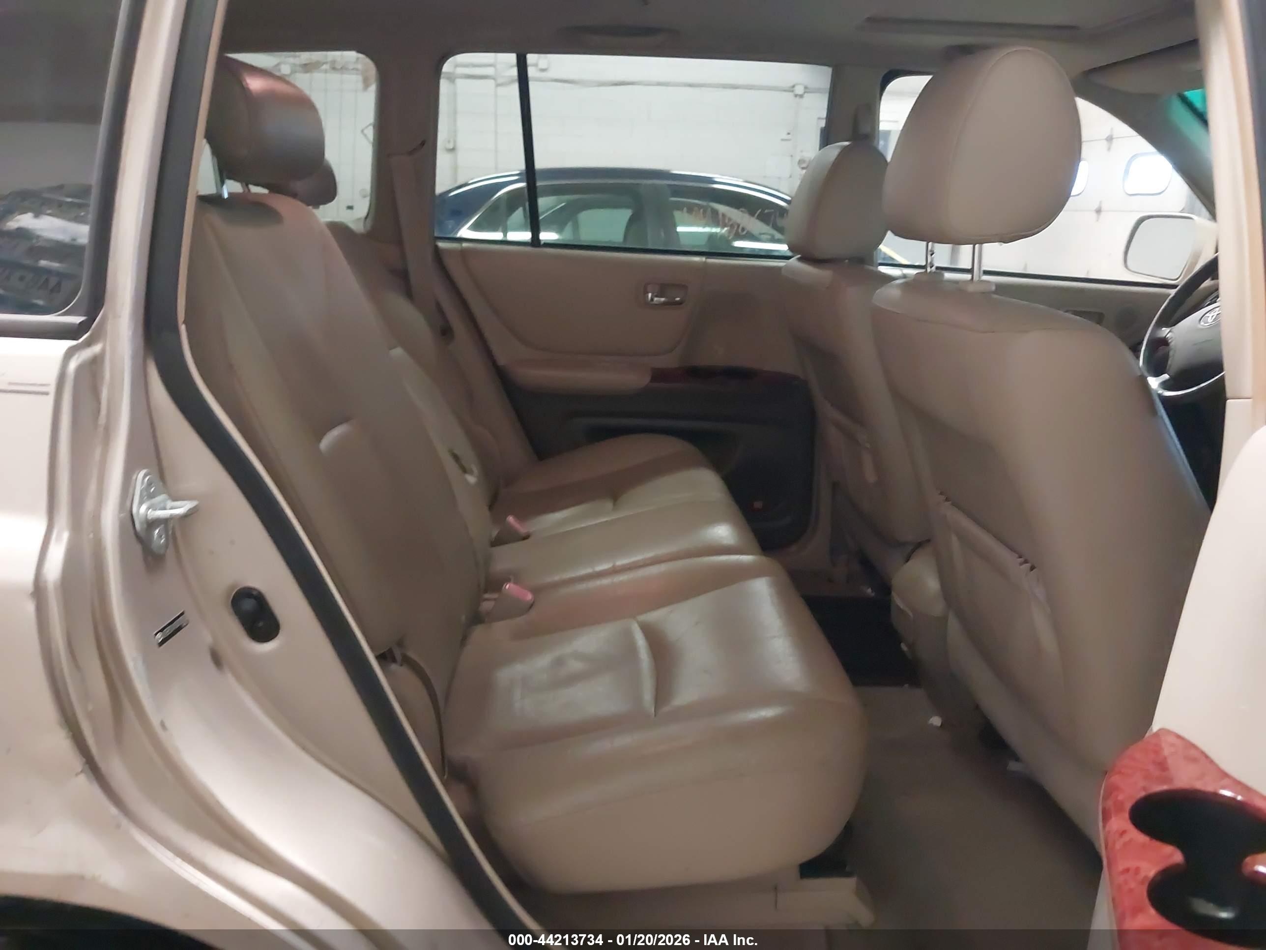 TOYOTA HIGHLANDER image 8