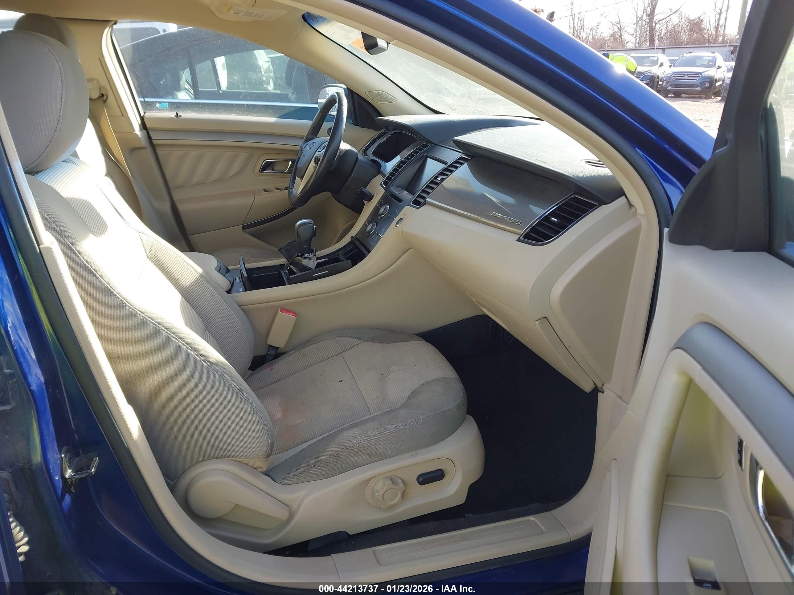 FORD TAURUS image 5
